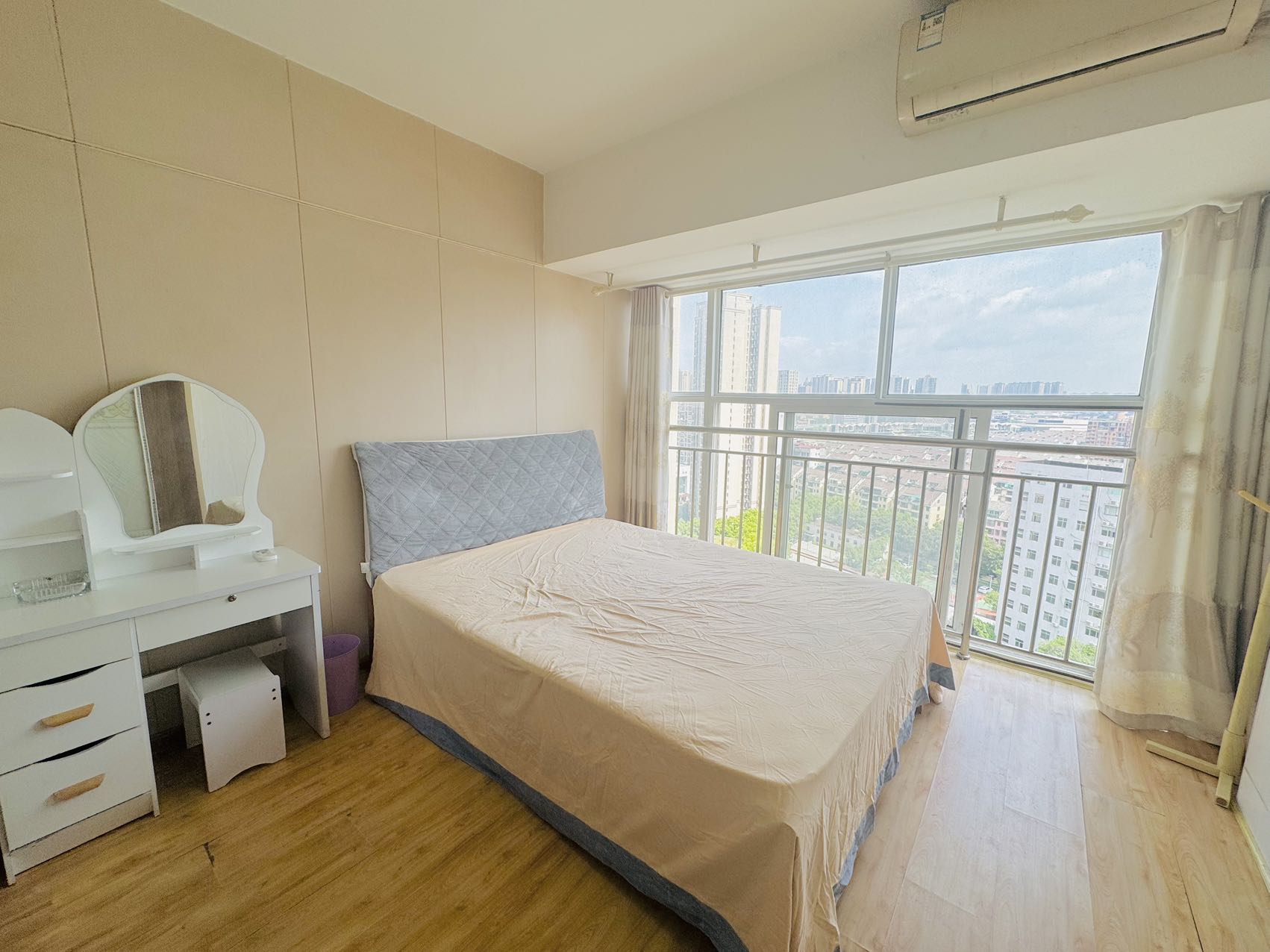 金色loft（鑫秋大厦）  2室1厅1卫   2000.00元/月室内图