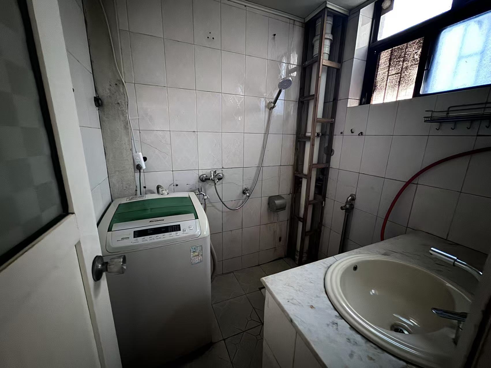 和谐小区 3室2厅2卫 900.0元/月 和谐小区 3室2厅2卫 900.0元/月室内图