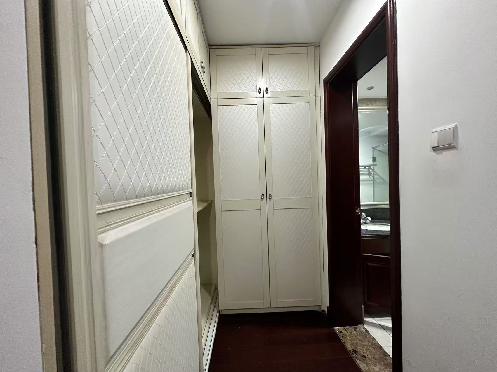 恒大名都 3室2厅2卫 1700.0元/月 恒大名都 3室2厅2卫 1700.0元/月室内图