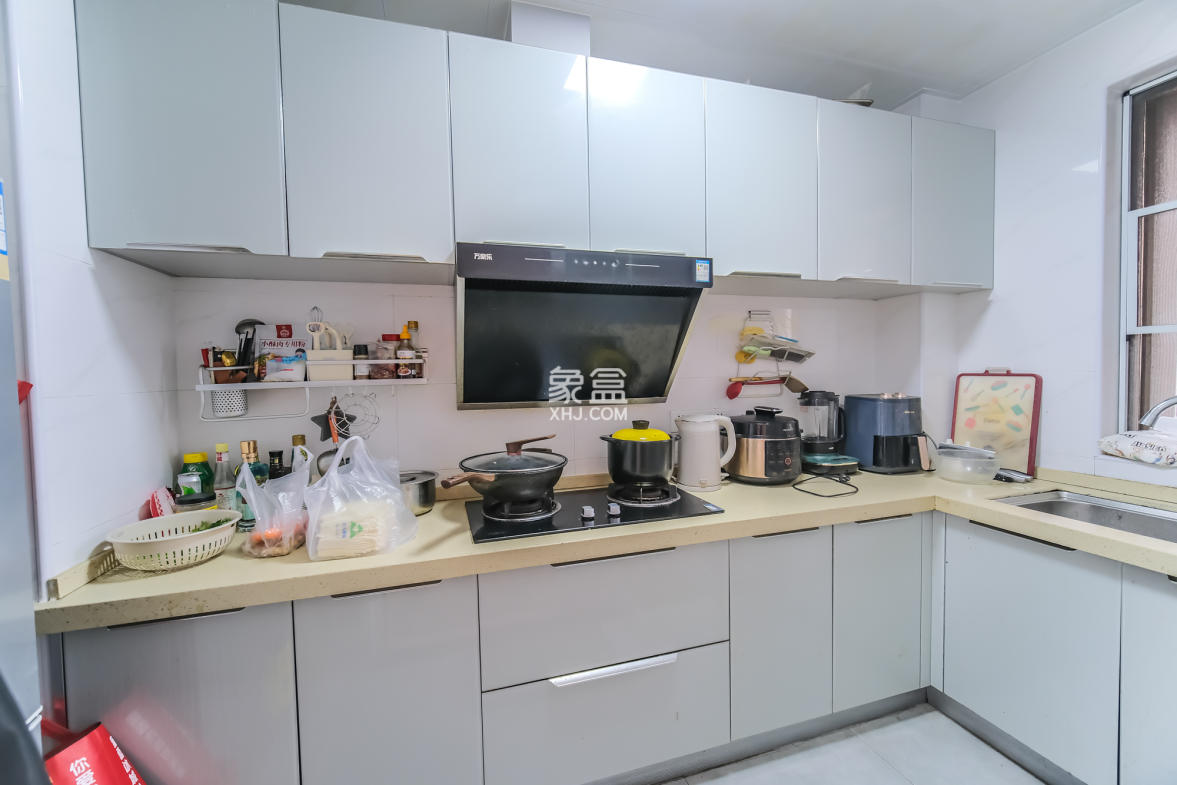 荣盛花语城 3室2厅1卫 58.80万 荣盛花语城 3室2厅1卫 58.80万厨房