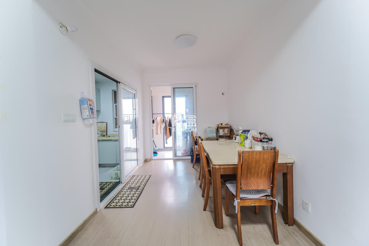 荣盛花语城 3室2厅1卫 58.80万 荣盛花语城 3室2厅1卫 58.80万客厅