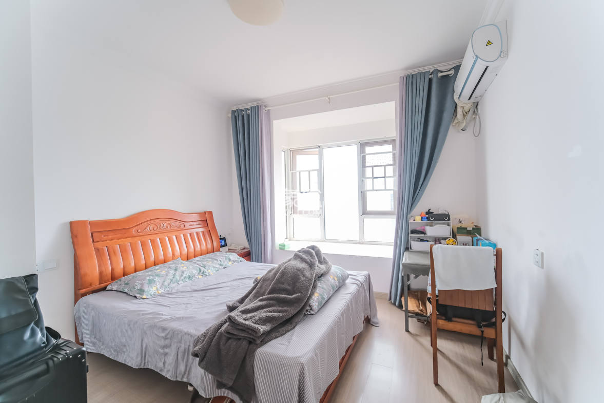 荣盛花语城 3室2厅1卫 58.80万 荣盛花语城 3室2厅1卫 58.80万卧室