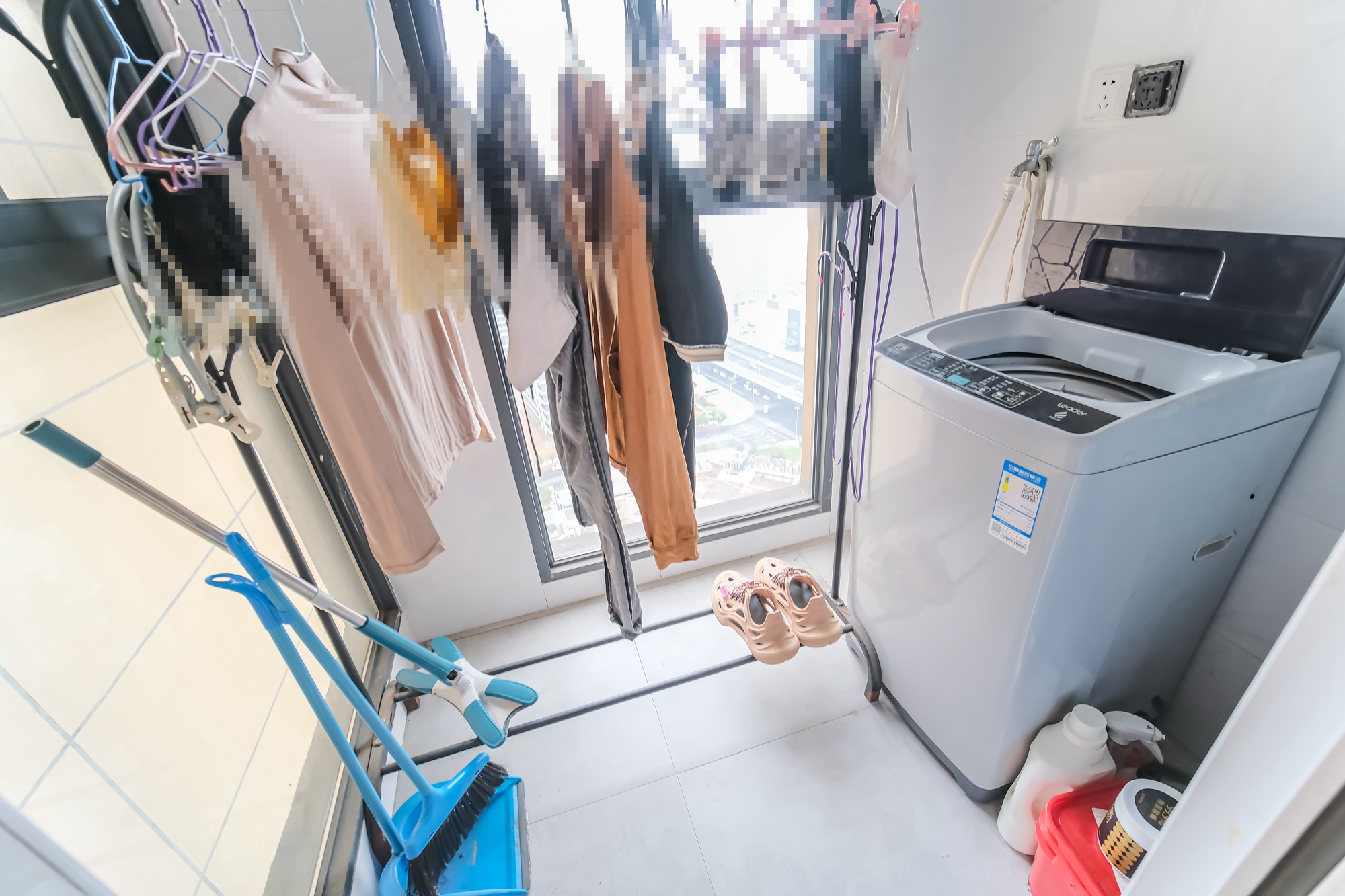 荣盛花语城 3室2厅1卫 58.80万 荣盛花语城 3室2厅1卫 58.80万阳台