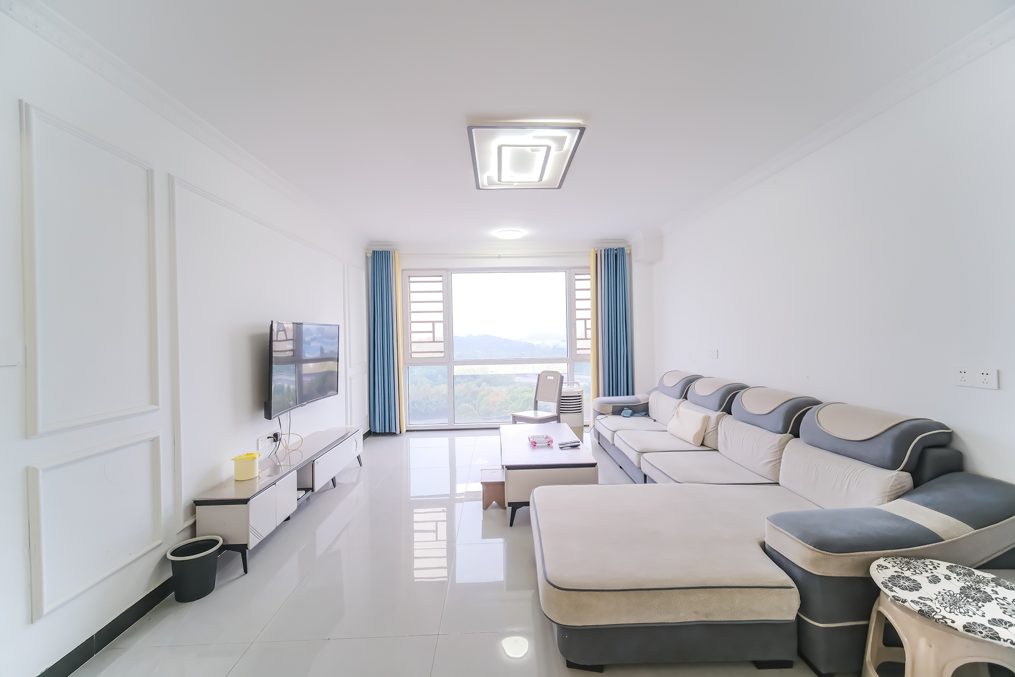 中安善化国际  3室2厅2卫    58.0万 中安善化国际  3室2厅2卫    58.0万客厅