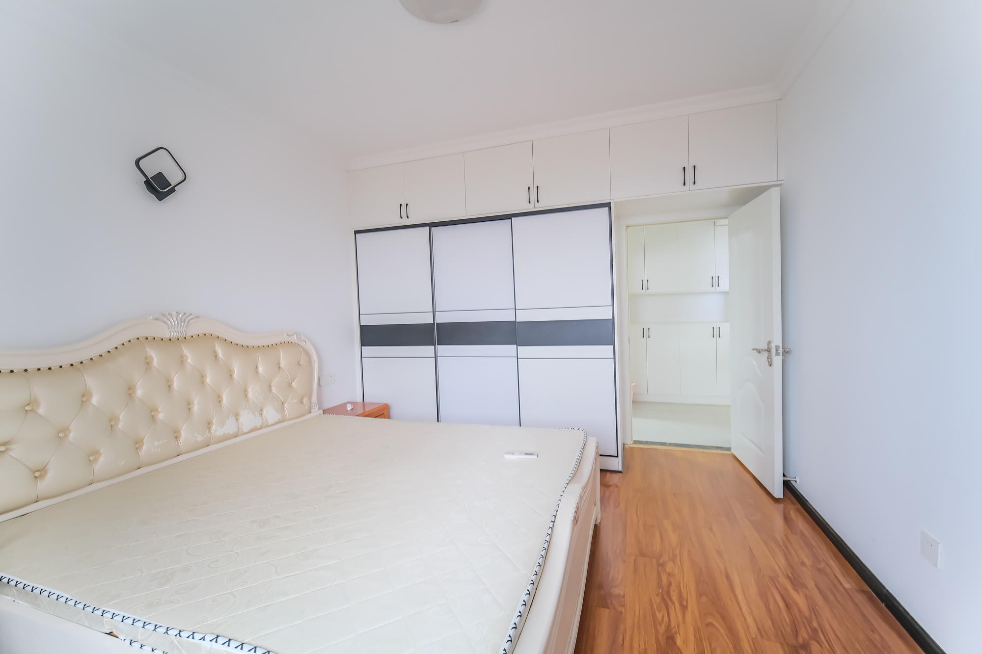 中安善化国际  3室2厅2卫    58.0万 中安善化国际  3室2厅2卫    58.0万卧室