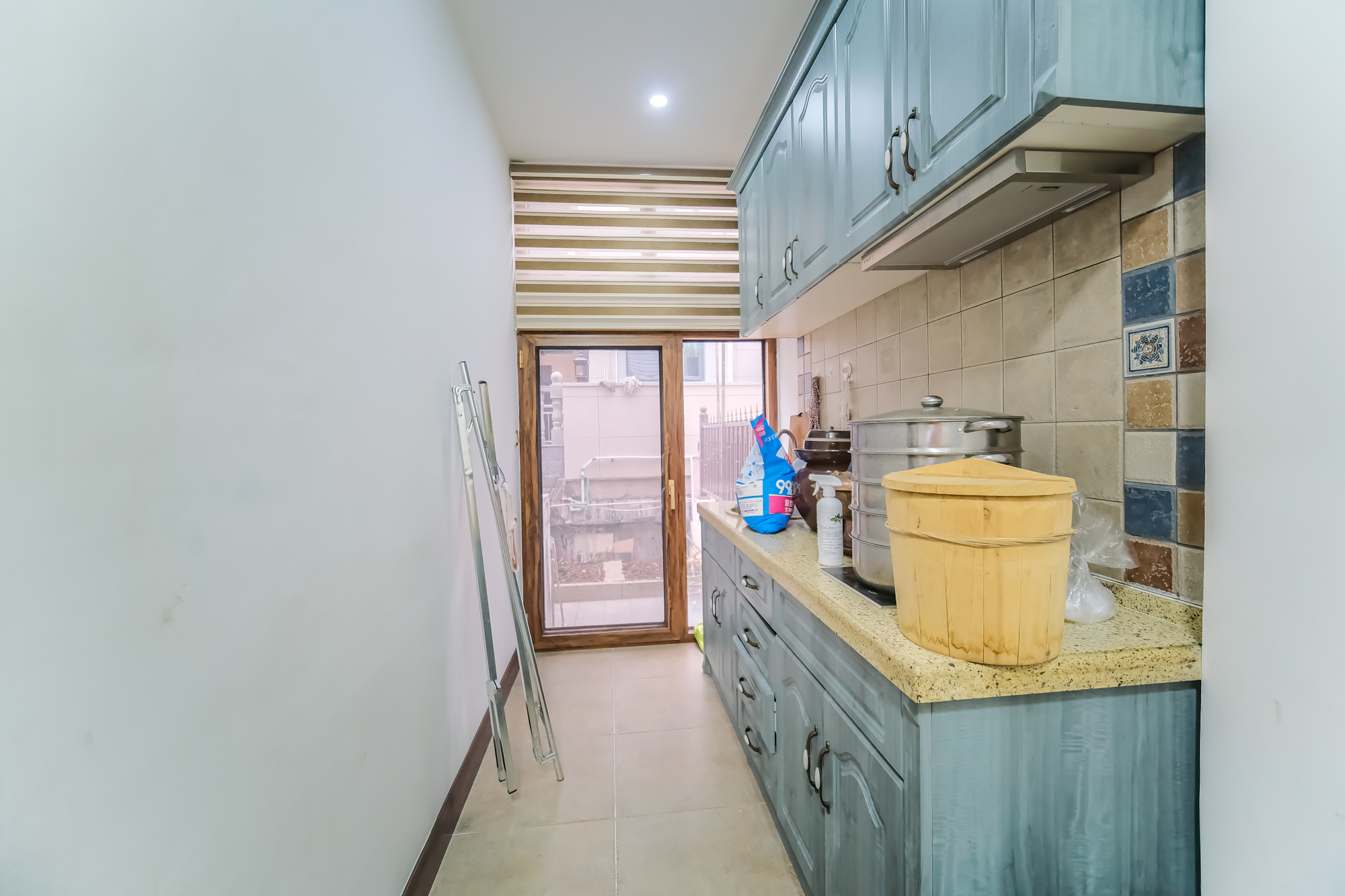 湘龙家园  6室2厅4卫    578.0万 湘龙家园  6室2厅4卫    578.0万厨房