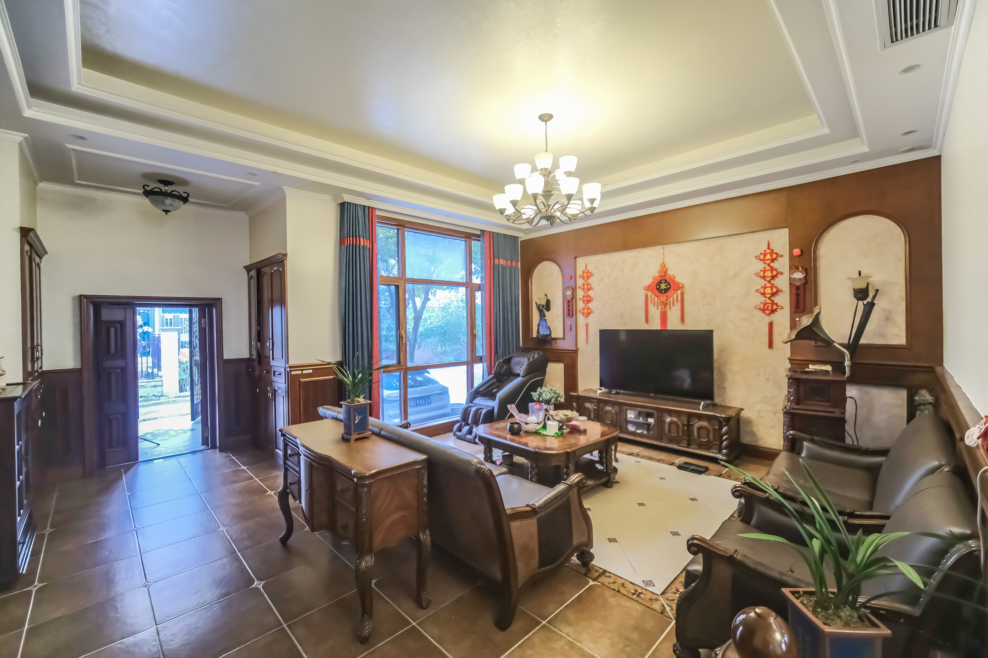 湘龙家园  6室2厅4卫    578.0万 湘龙家园  6室2厅4卫    578.0万客厅