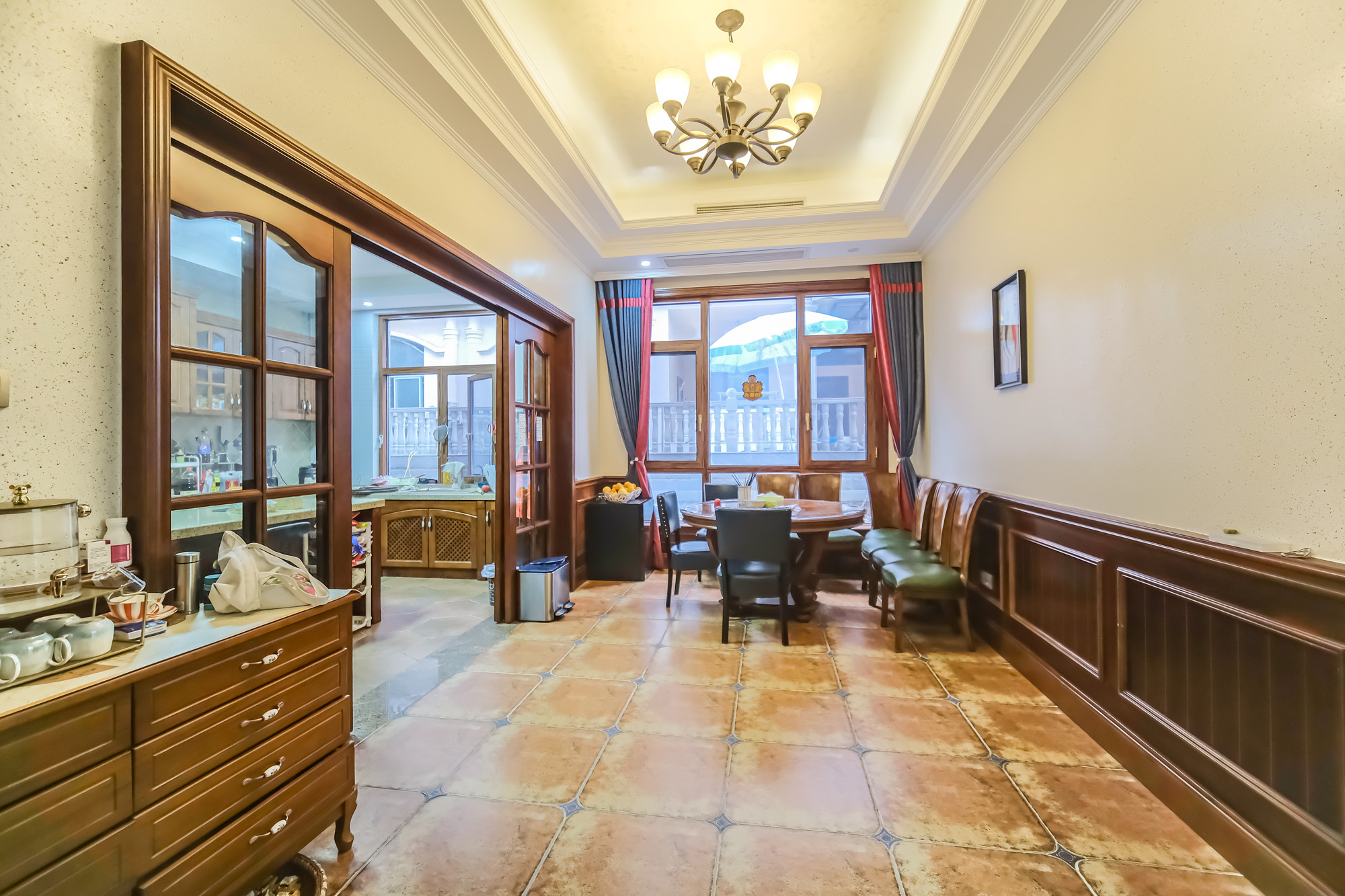 湘龙家园  6室2厅4卫    578.0万 湘龙家园  6室2厅4卫    578.0万客厅