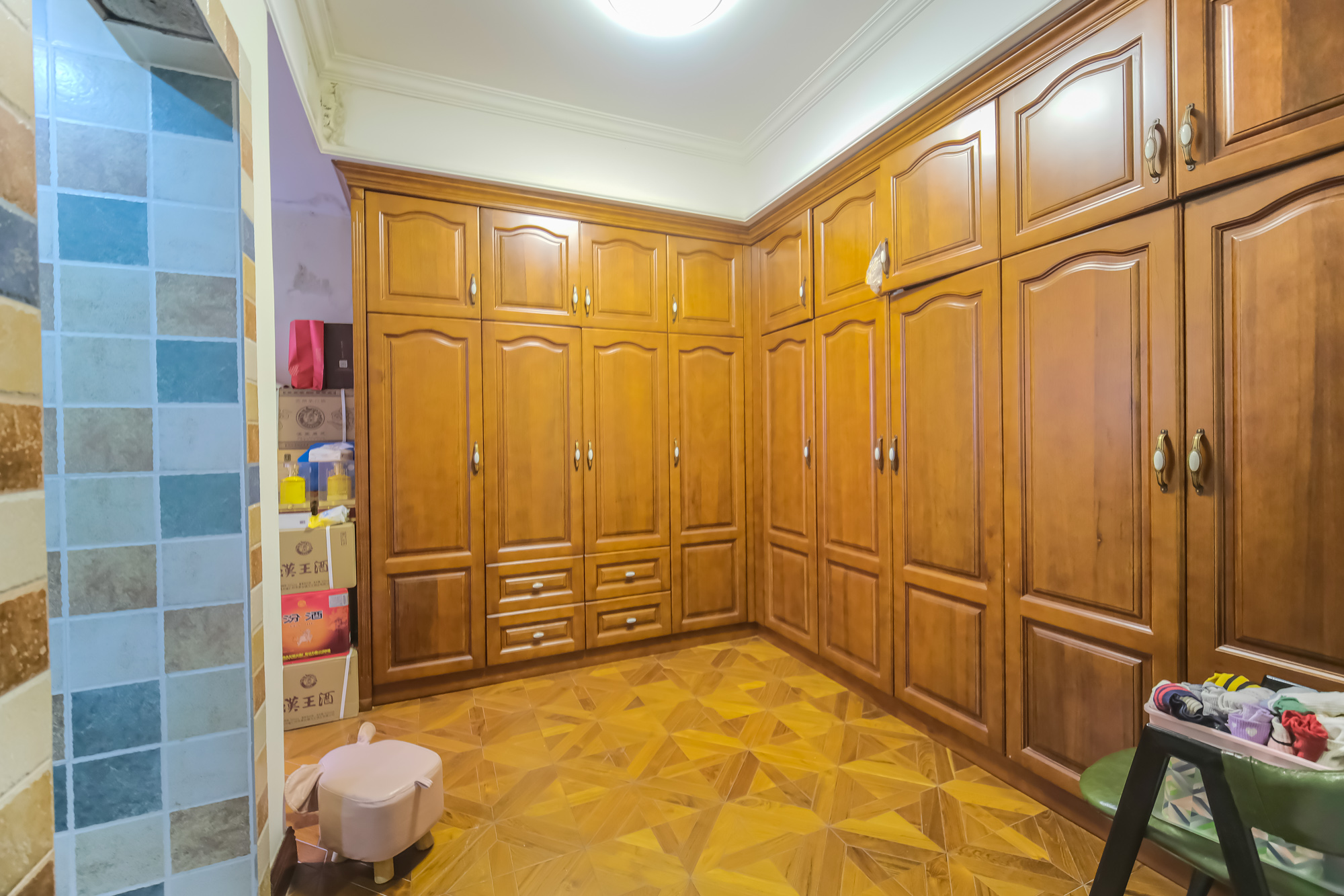 湘龙家园  6室2厅4卫    578.0万 湘龙家园  6室2厅4卫    578.0万其他