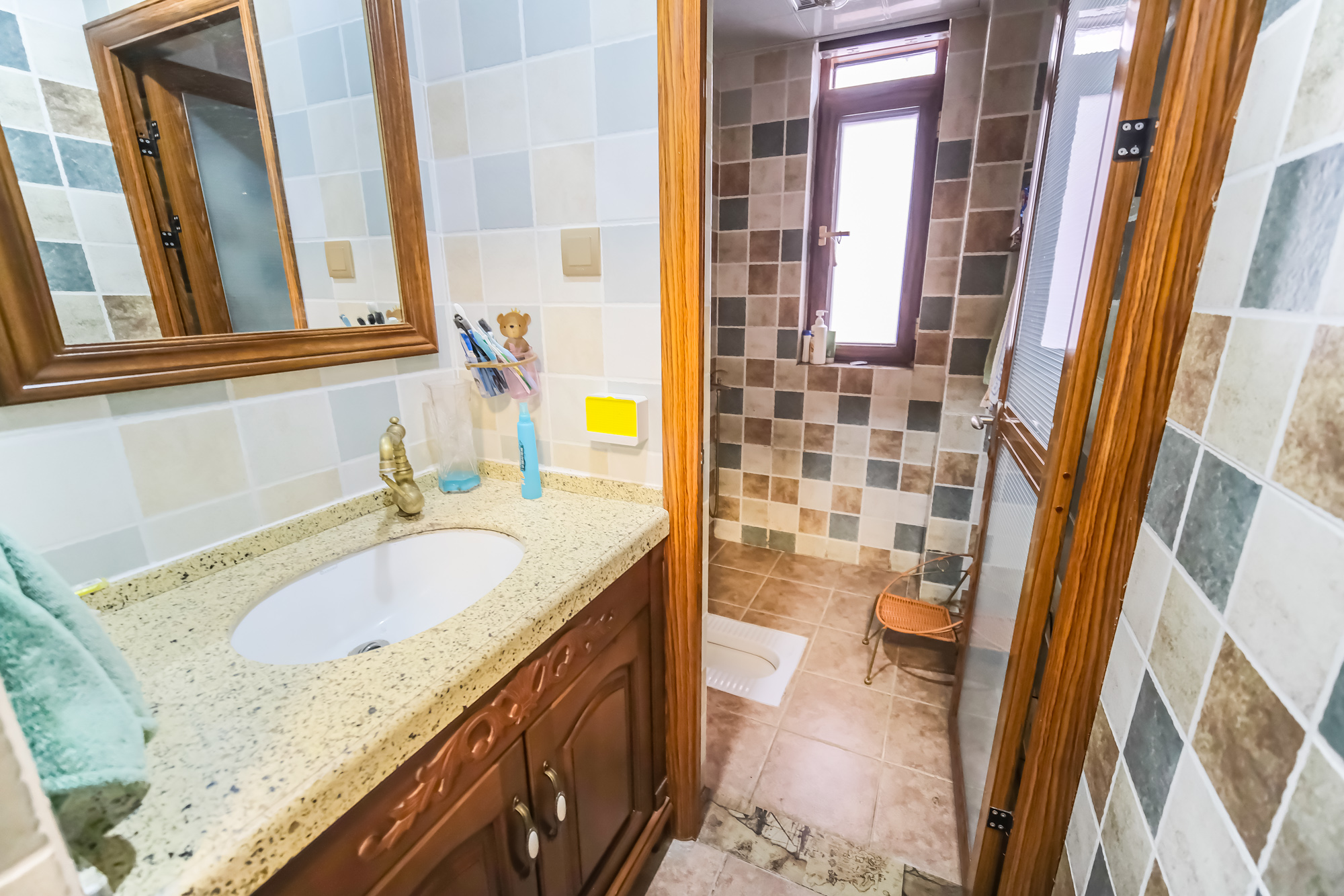 湘龙家园  6室2厅4卫    578.0万 湘龙家园  6室2厅4卫    578.0万卫生间