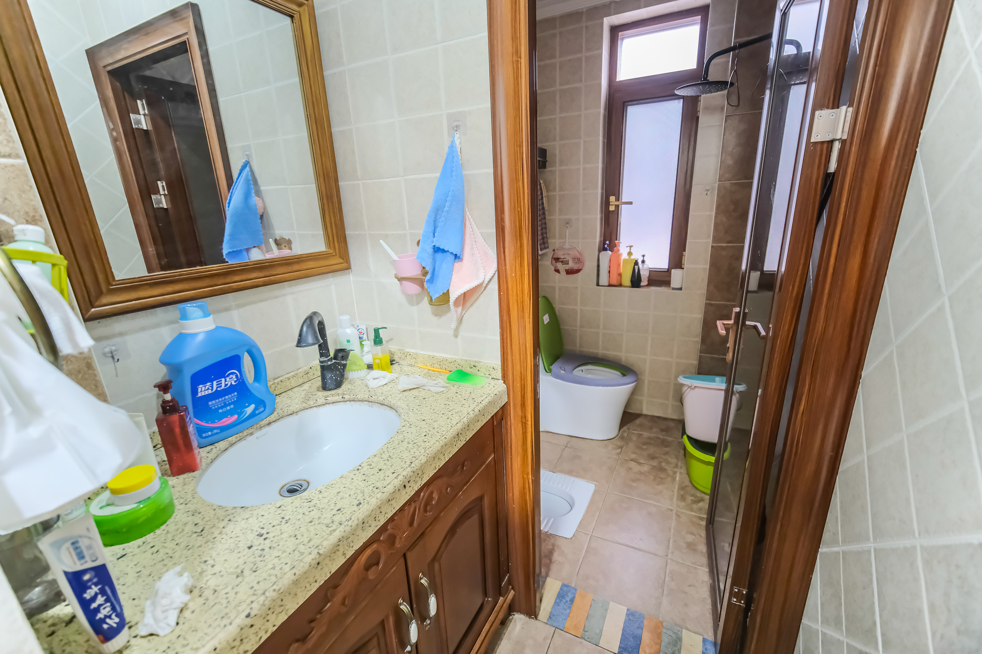 湘龙家园  6室2厅4卫    578.0万 湘龙家园  6室2厅4卫    578.0万卫生间