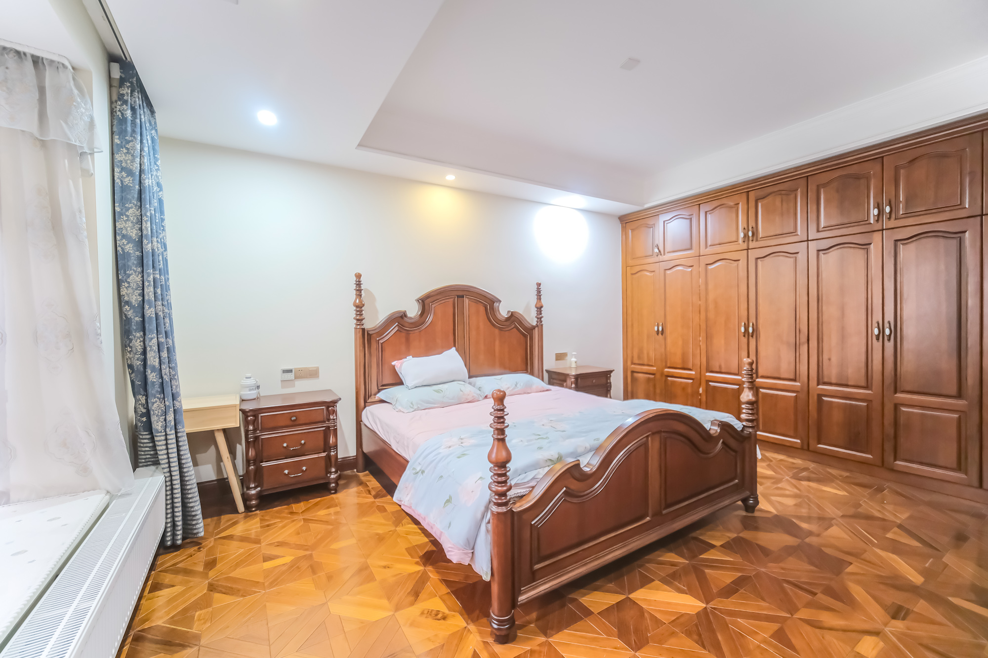 湘龙家园  6室2厅4卫    578.0万 湘龙家园  6室2厅4卫    578.0万卧室