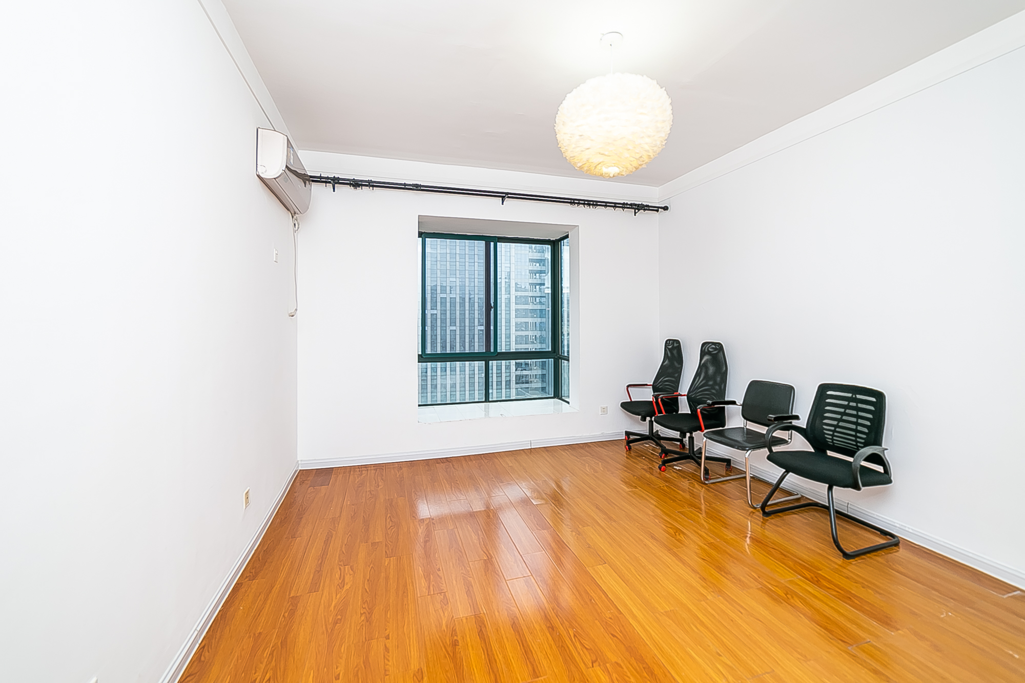 通泰梅岭苑 4室2厅2卫 248.0万 通泰梅岭苑 4室2厅2卫 248.0万卧室