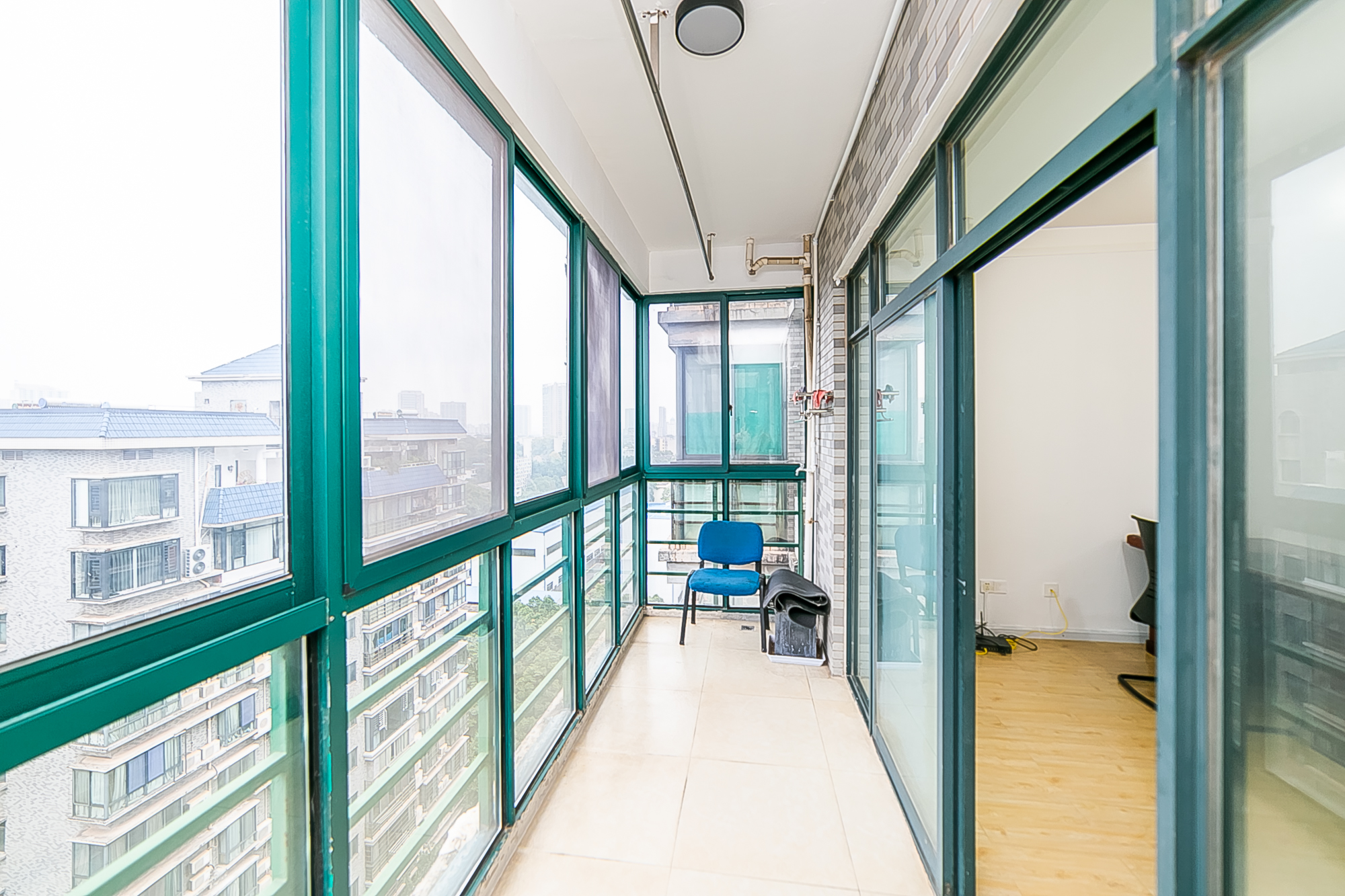 通泰梅岭苑 4室2厅2卫 248.0万 通泰梅岭苑 4室2厅2卫 248.0万阳台