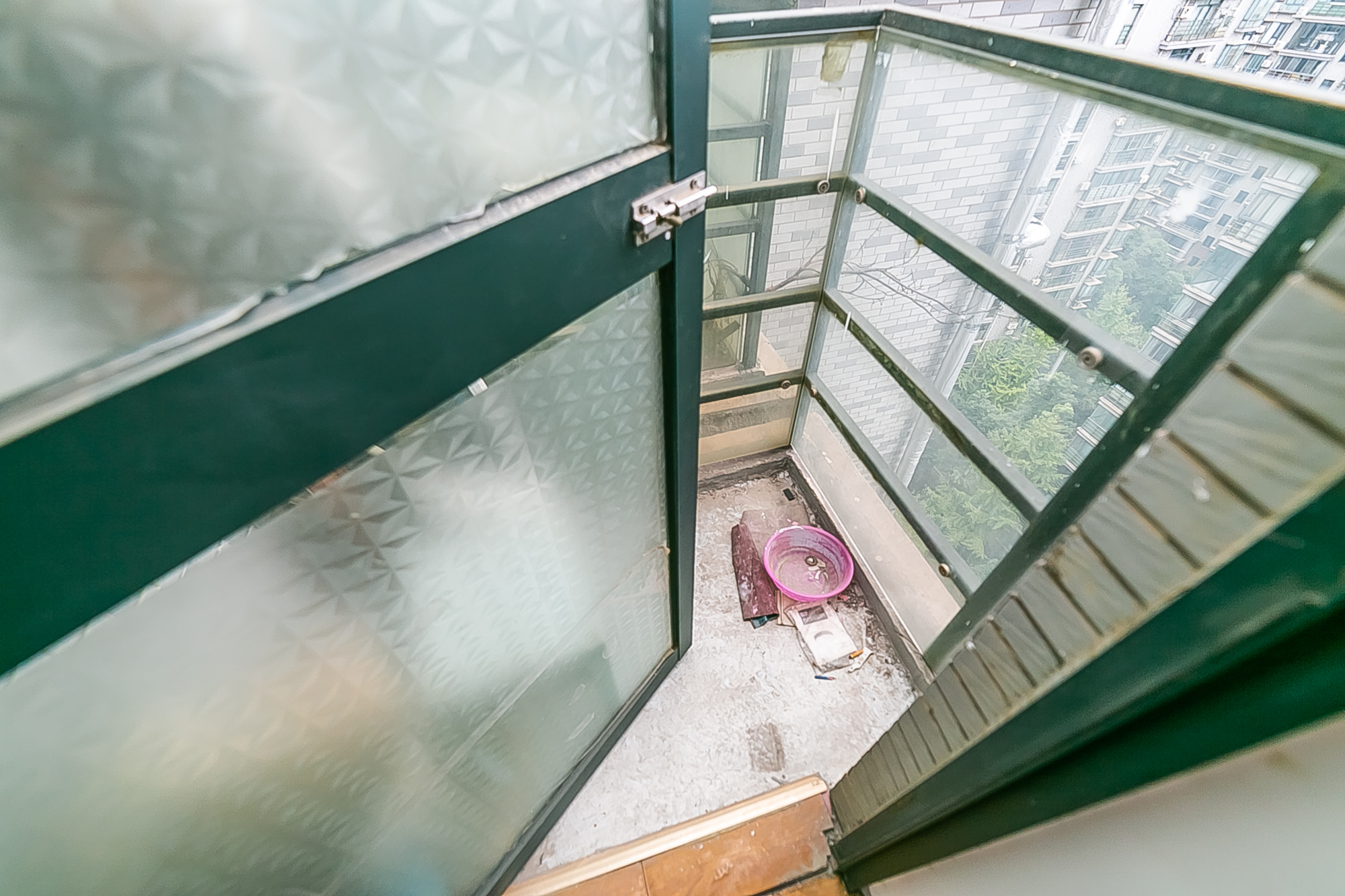 通泰梅岭苑 4室2厅2卫 248.0万 通泰梅岭苑 4室2厅2卫 248.0万阳台