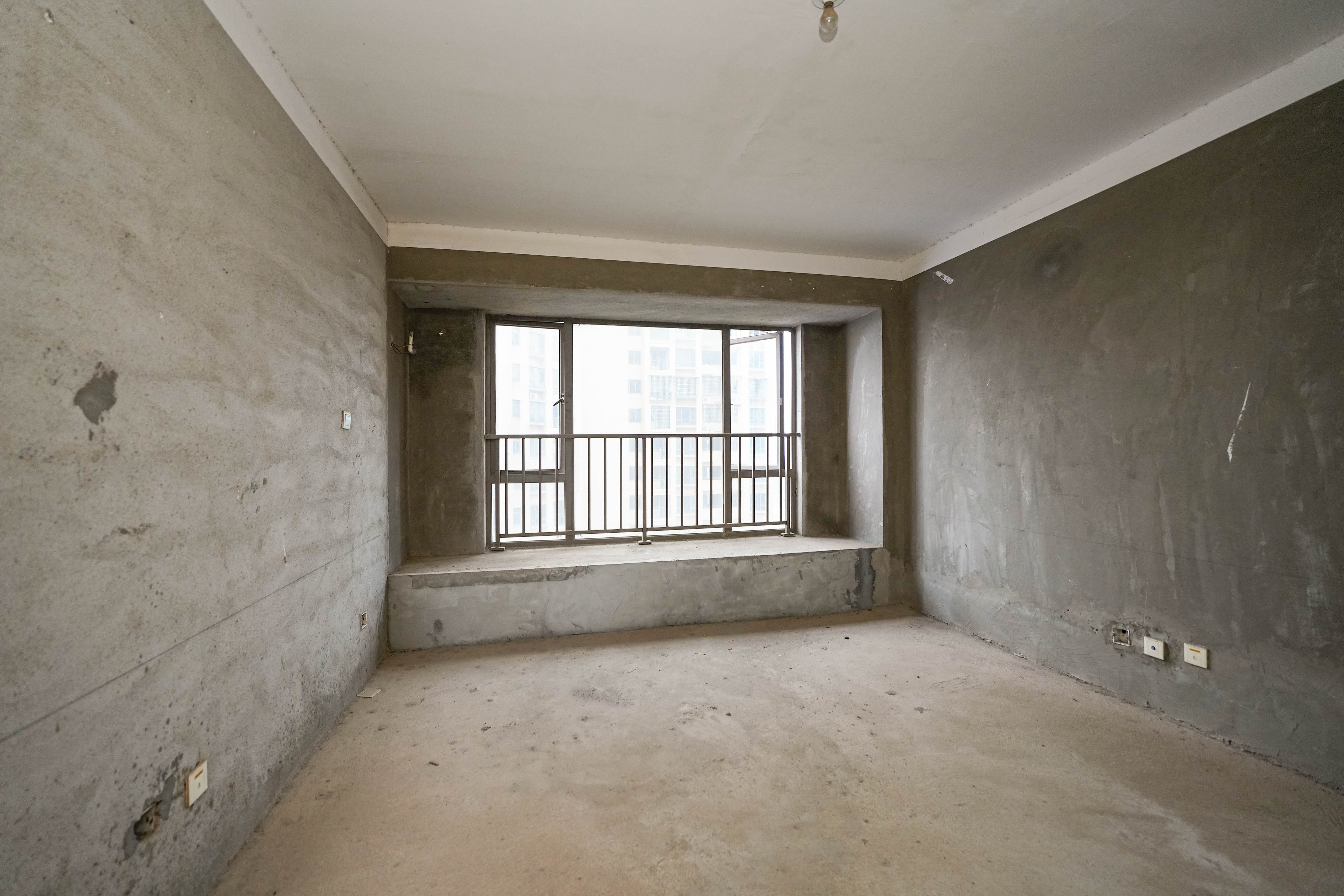 幸福庄园  5室2厅3卫    95.0万 幸福庄园  5室2厅3卫    95.0万卧室