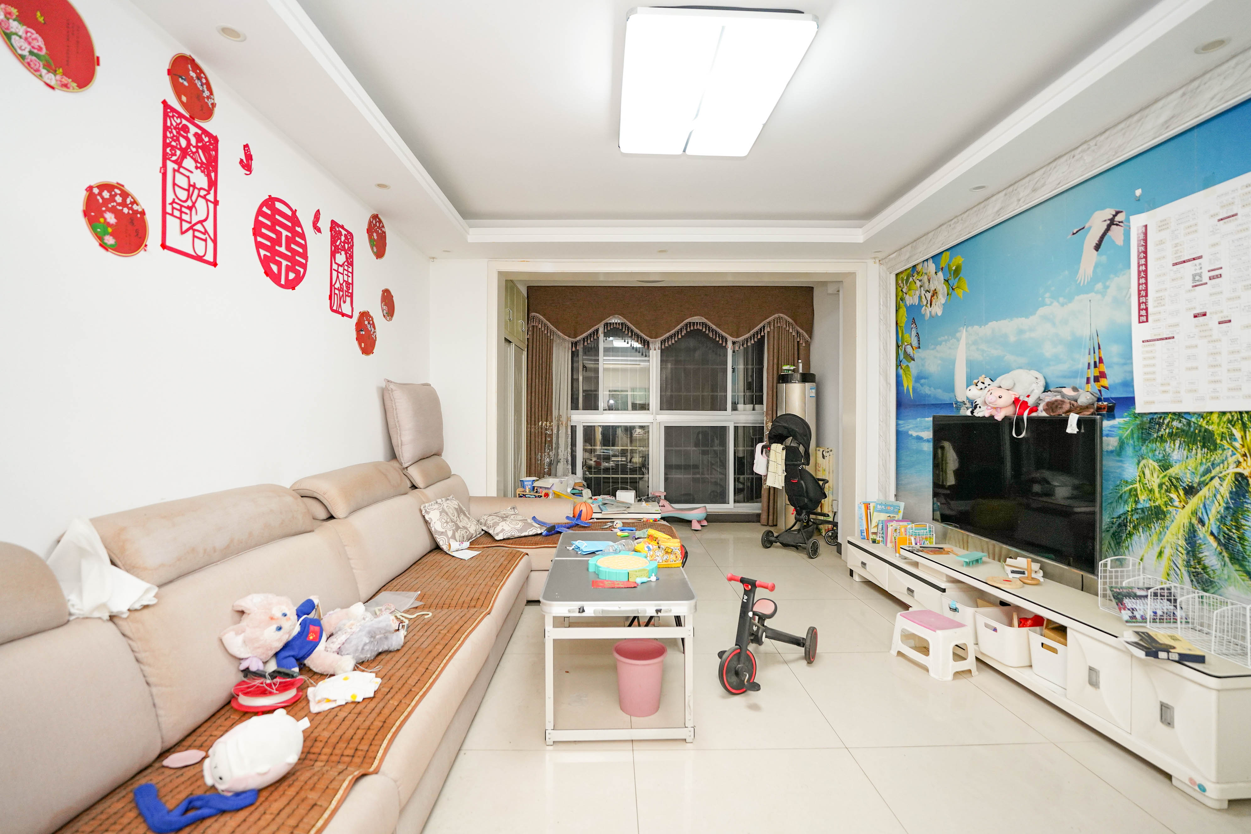 凯富漫城  3室2厅2卫    45.0万 凯富漫城  3室2厅2卫    45.0万客厅