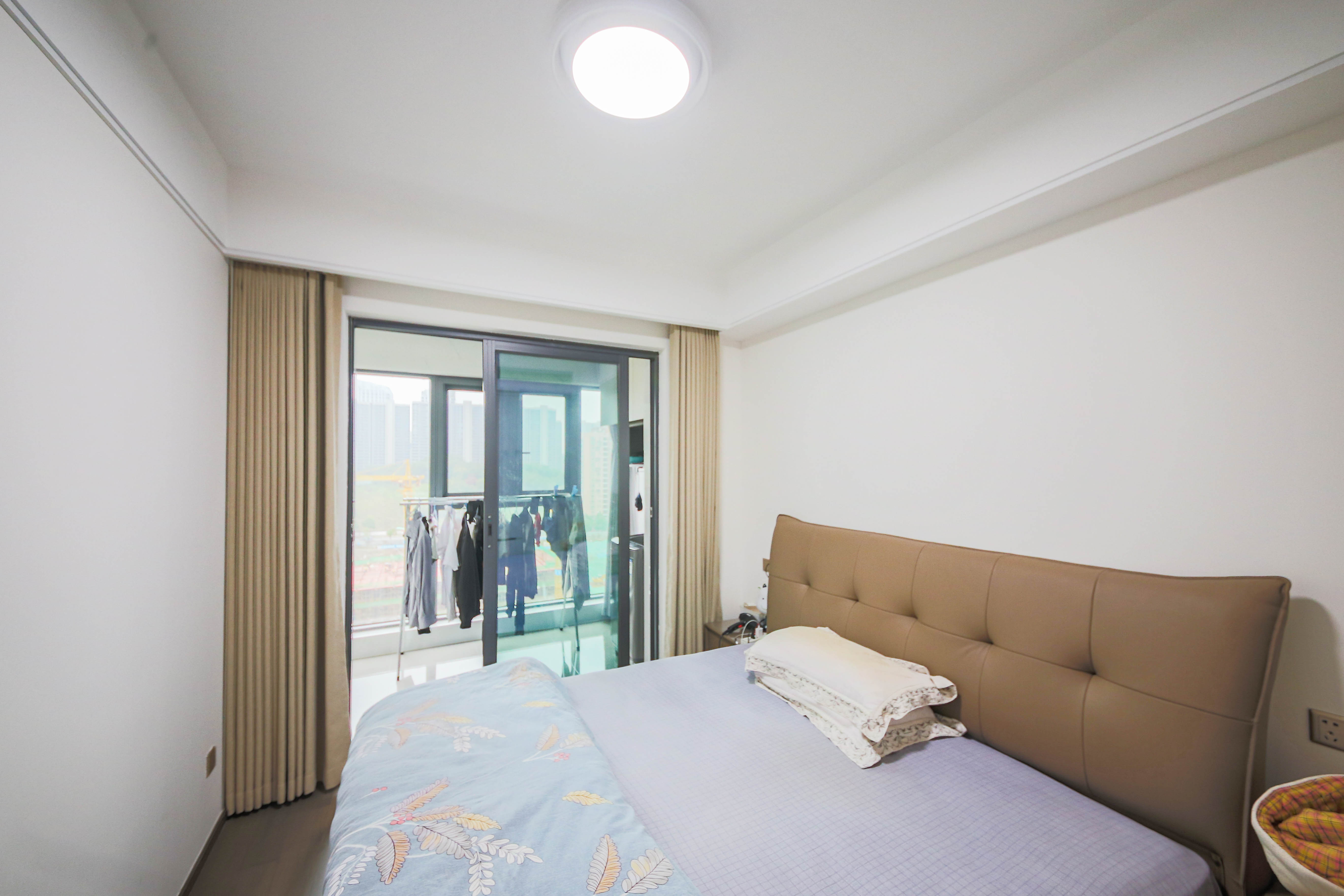 龙湖春江天曜一期 3室2厅2卫 209.5万 龙湖春江天曜一期 3室2厅2卫 209.5万卧室