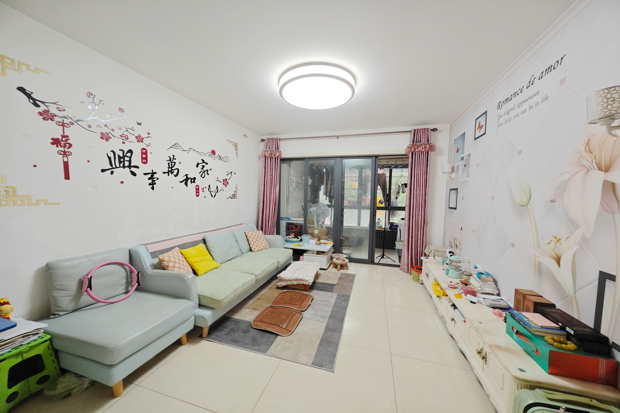 兰亭优壳(隽峰苑) 3室2厅1卫 69.8万 兰亭优壳(隽峰苑) 3室2厅1卫 69.8万客厅