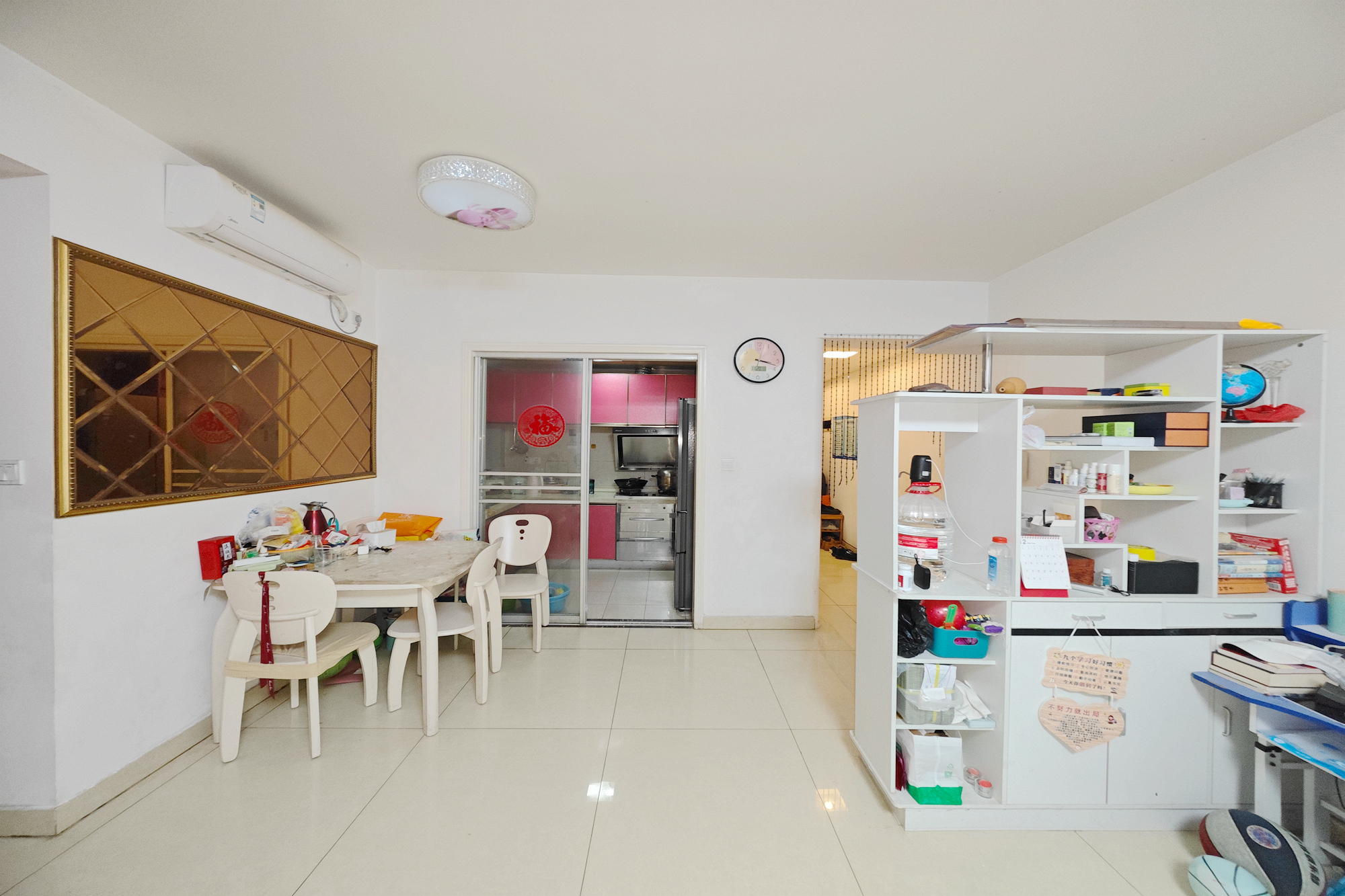 兰亭优壳(隽峰苑) 3室2厅1卫 69.8万 兰亭优壳(隽峰苑) 3室2厅1卫 69.8万客厅