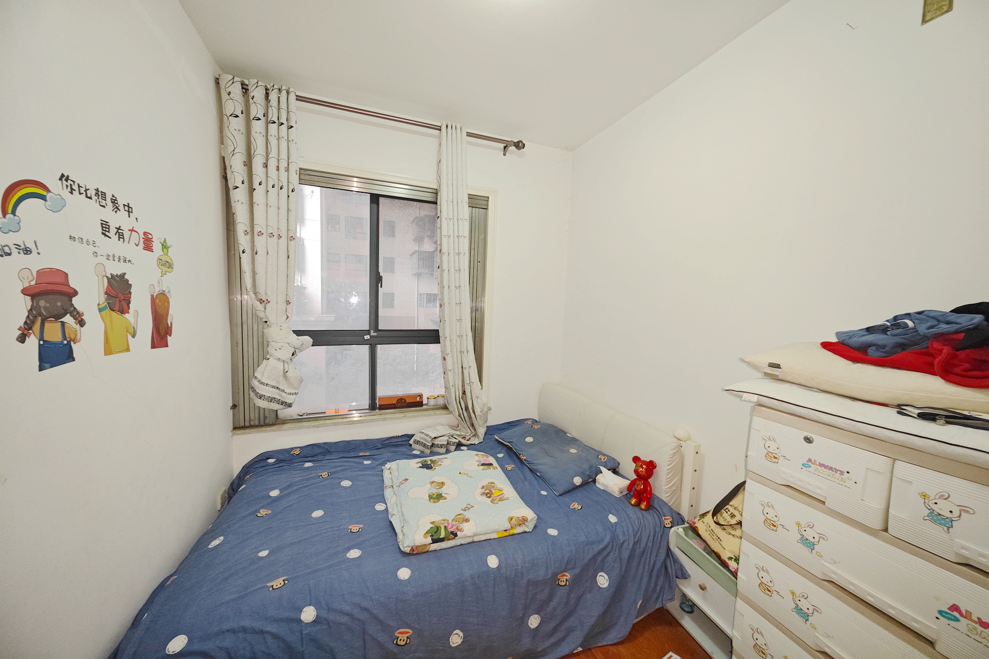 兰亭优壳(隽峰苑) 3室2厅1卫 69.8万 兰亭优壳(隽峰苑) 3室2厅1卫 69.8万卧室