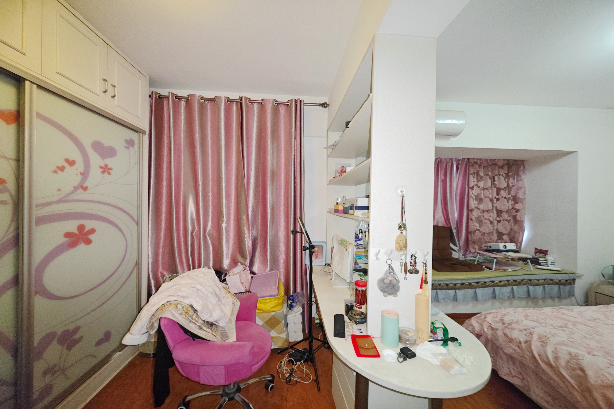 兰亭优壳(隽峰苑) 3室2厅1卫 69.8万 兰亭优壳(隽峰苑) 3室2厅1卫 69.8万卧室