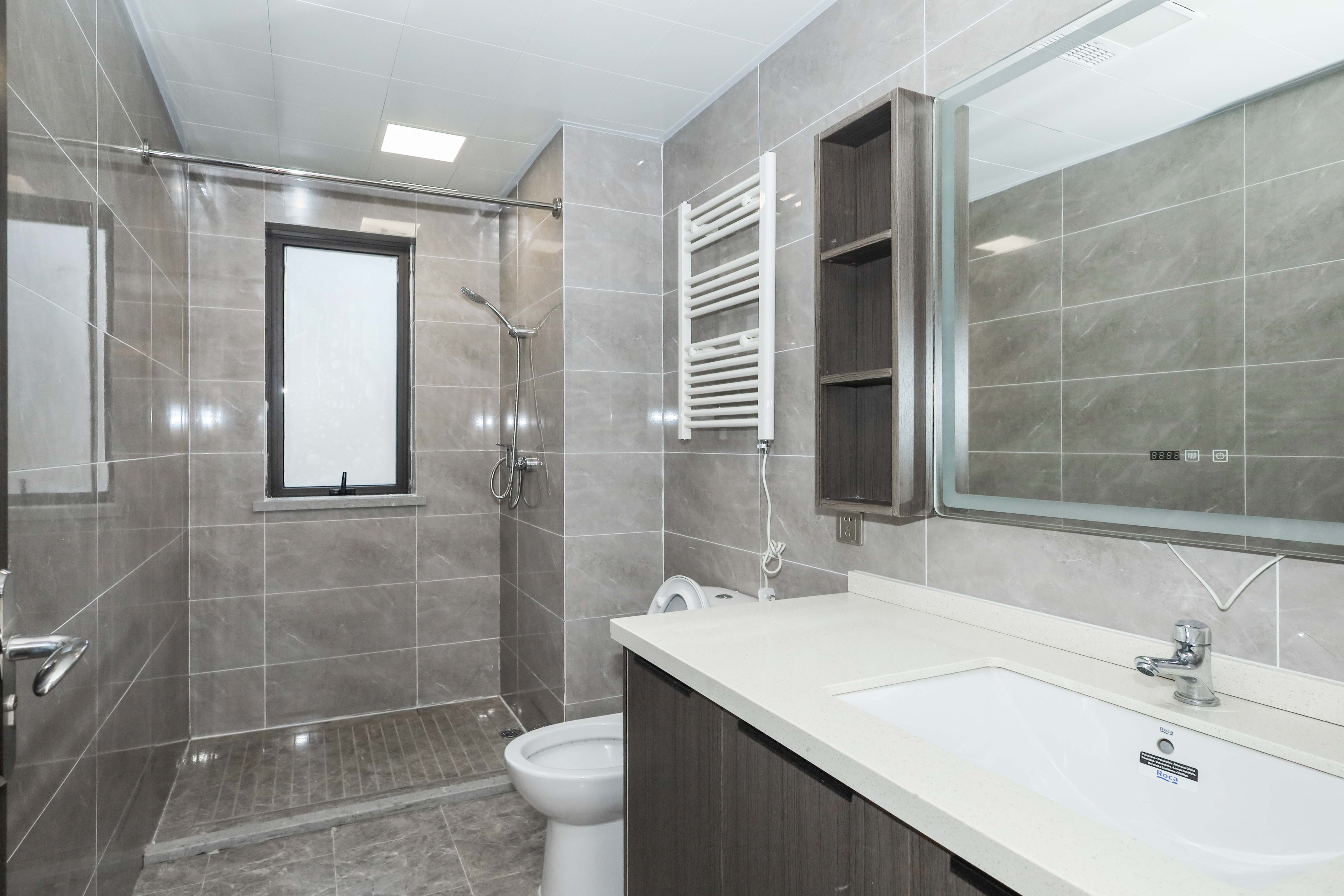 中梁云麓传奇  4室2厅2卫    140.0万卫生间