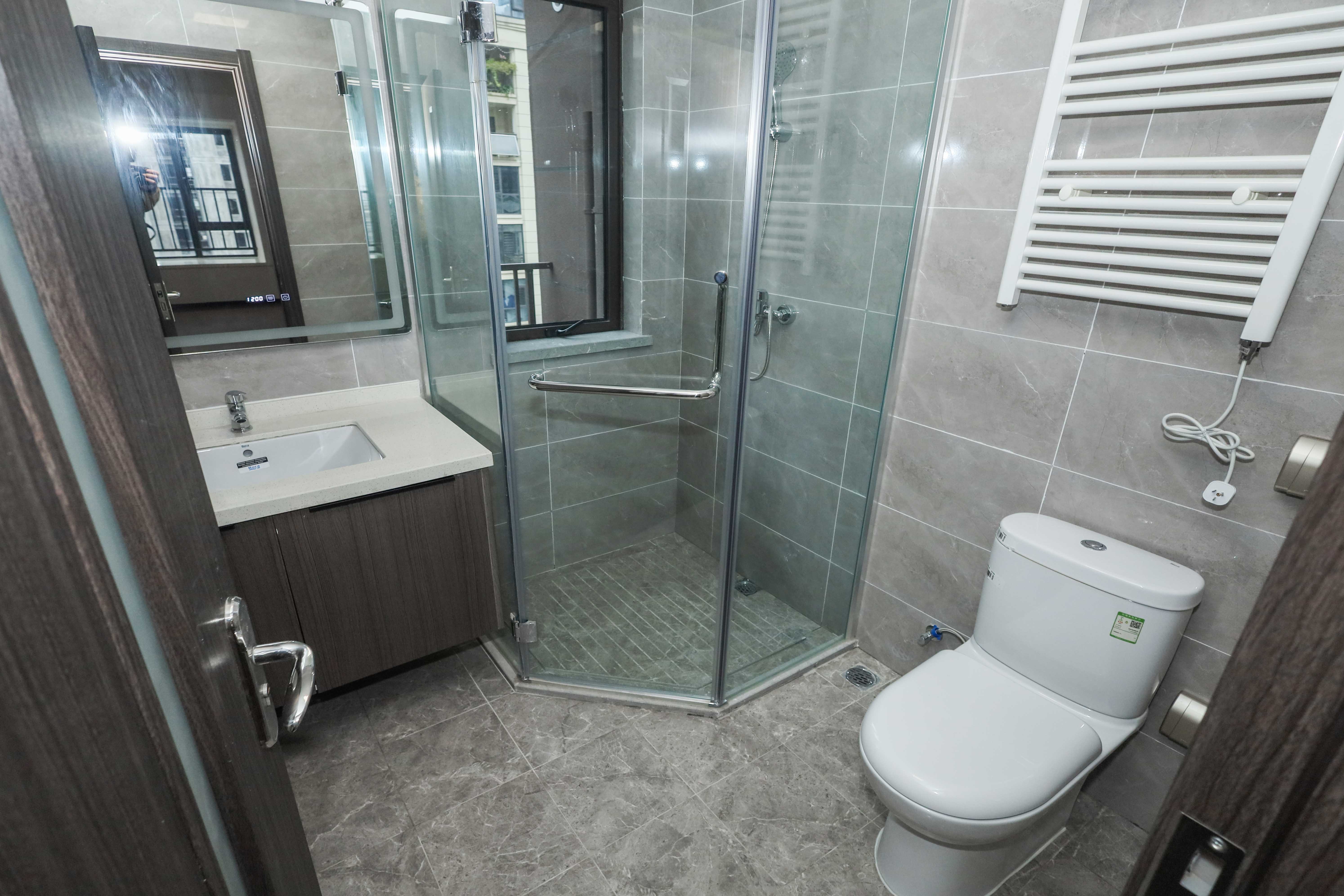 中梁云麓传奇  4室2厅2卫    140.0万卫生间