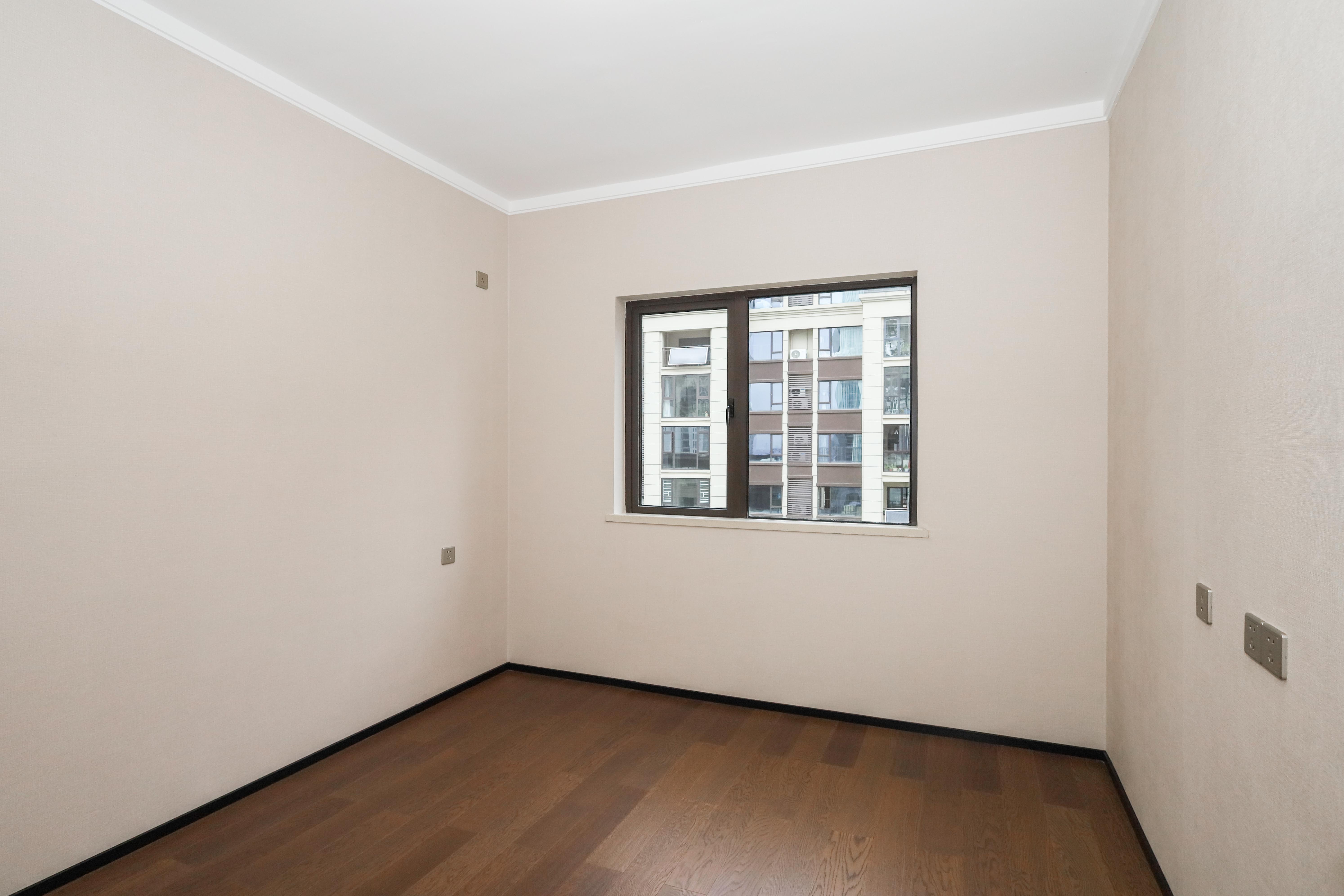 中梁云麓传奇  4室2厅2卫    140.0万卧室