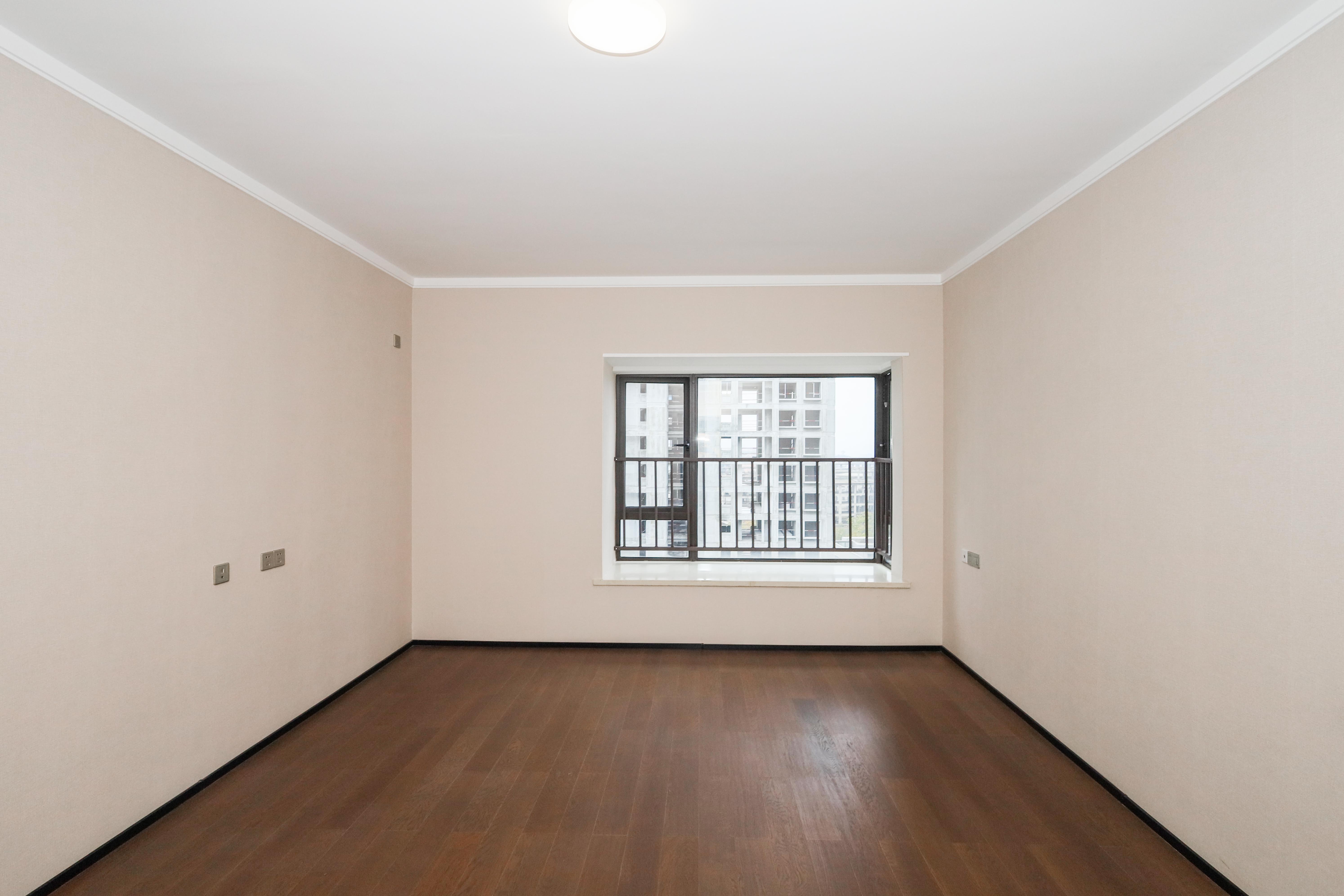 中梁云麓传奇  4室2厅2卫    140.0万卧室