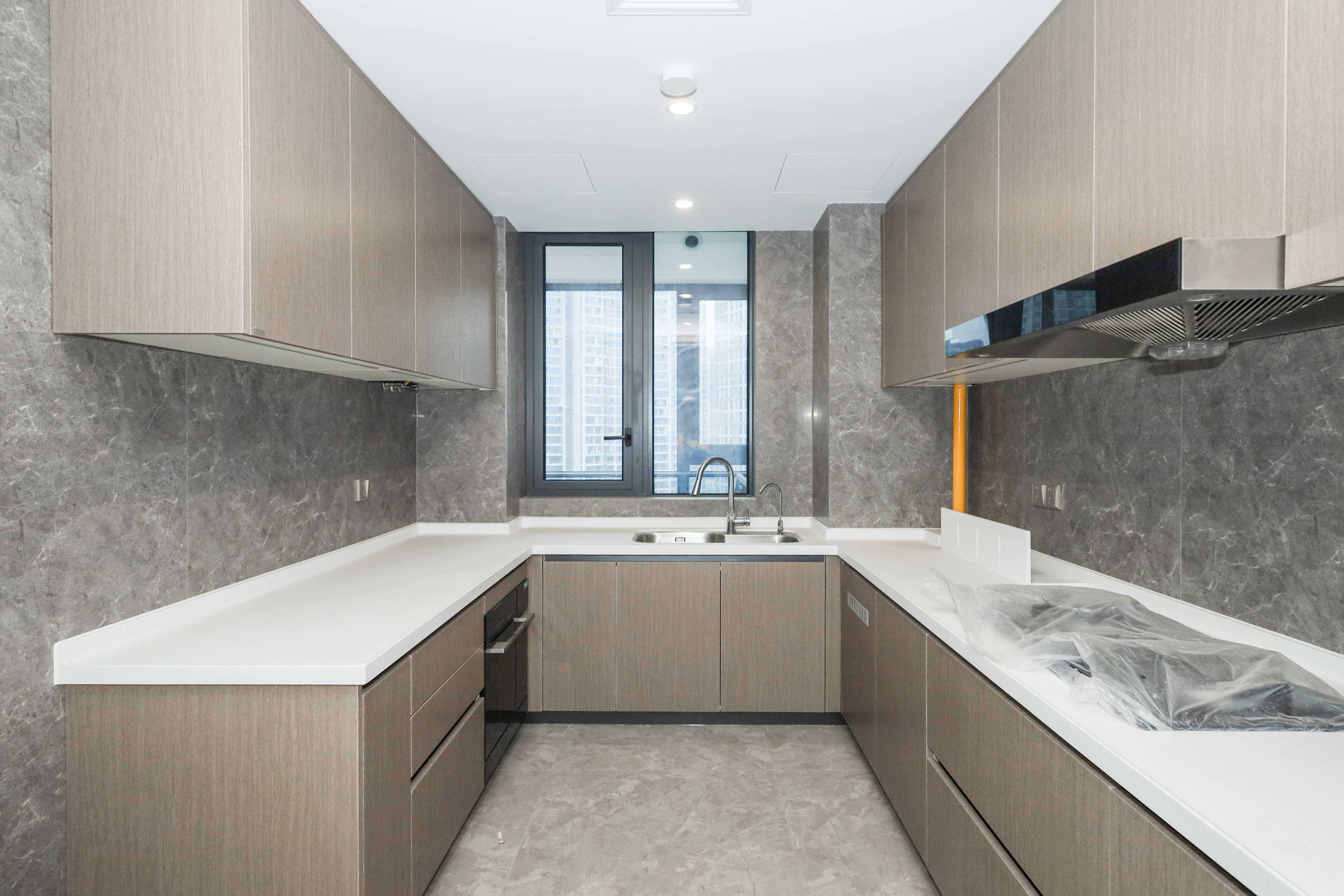 绿城招商桂语雲峯  4室2厅2卫    295.0万 绿城招商桂语雲峯  4室2厅2卫    295.0万厨房