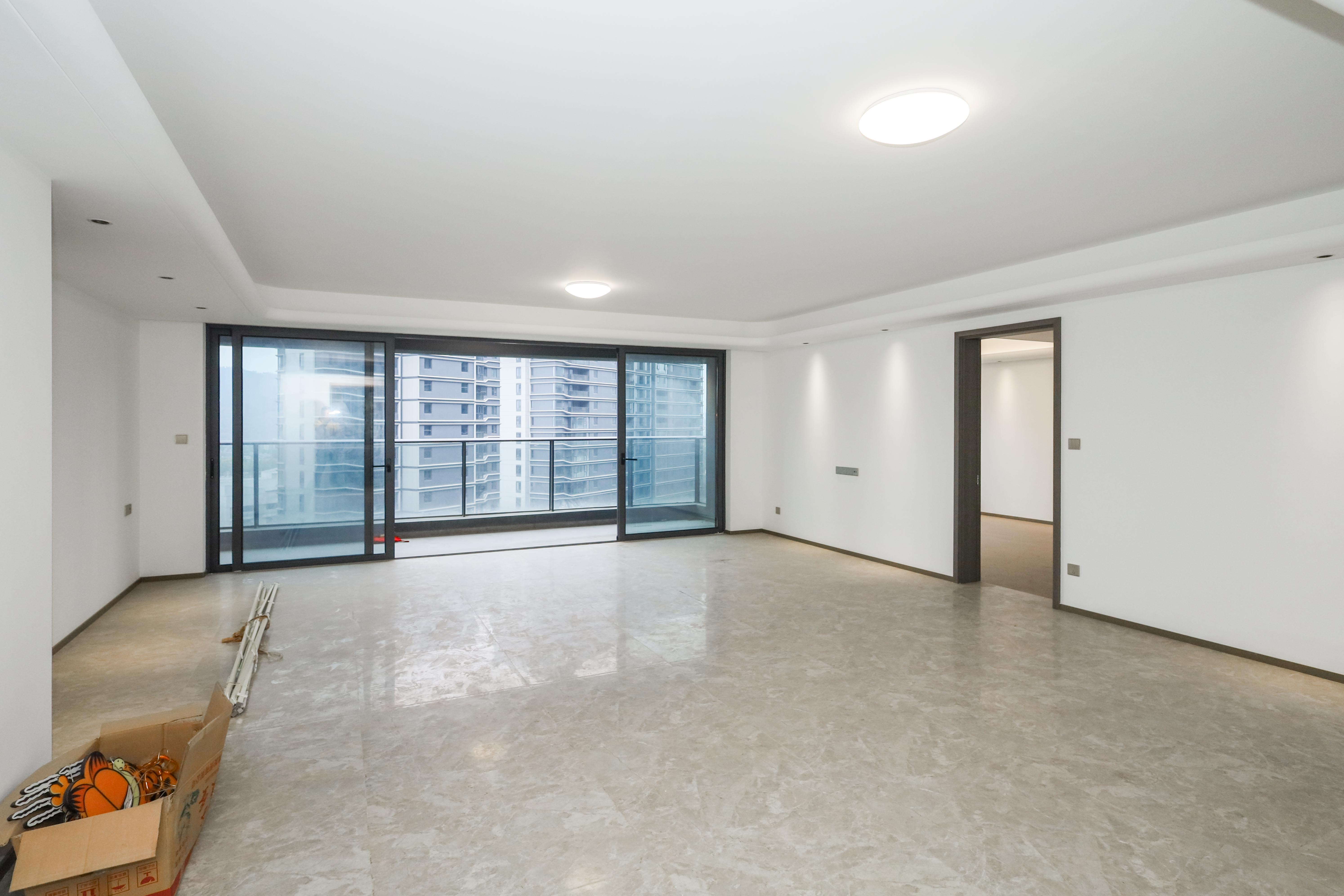 绿城招商桂语雲峯  4室2厅2卫    295.0万 绿城招商桂语雲峯  4室2厅2卫    295.0万客厅