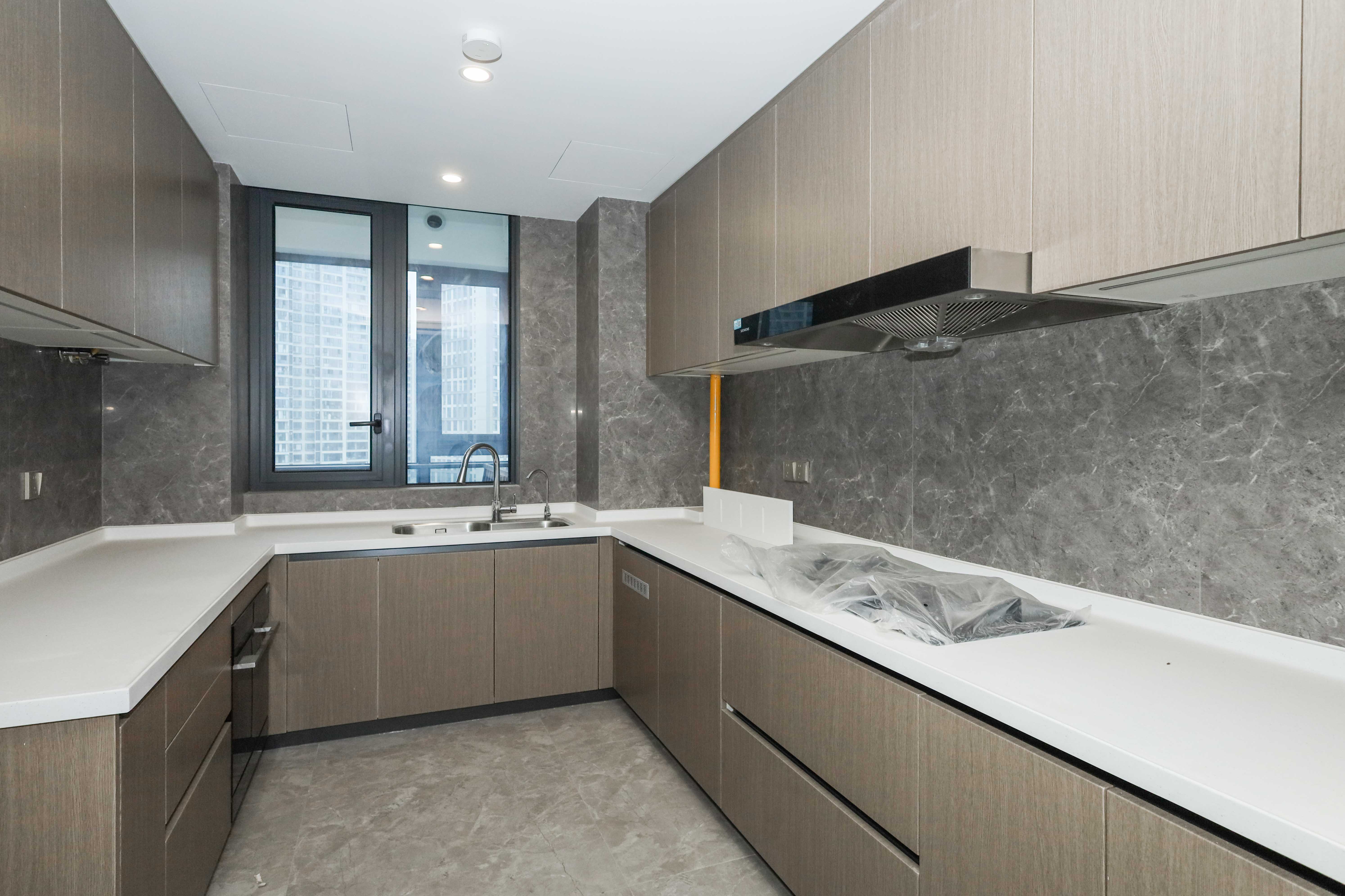 绿城招商桂语雲峯  4室2厅2卫    295.0万 绿城招商桂语雲峯  4室2厅2卫    295.0万厨房