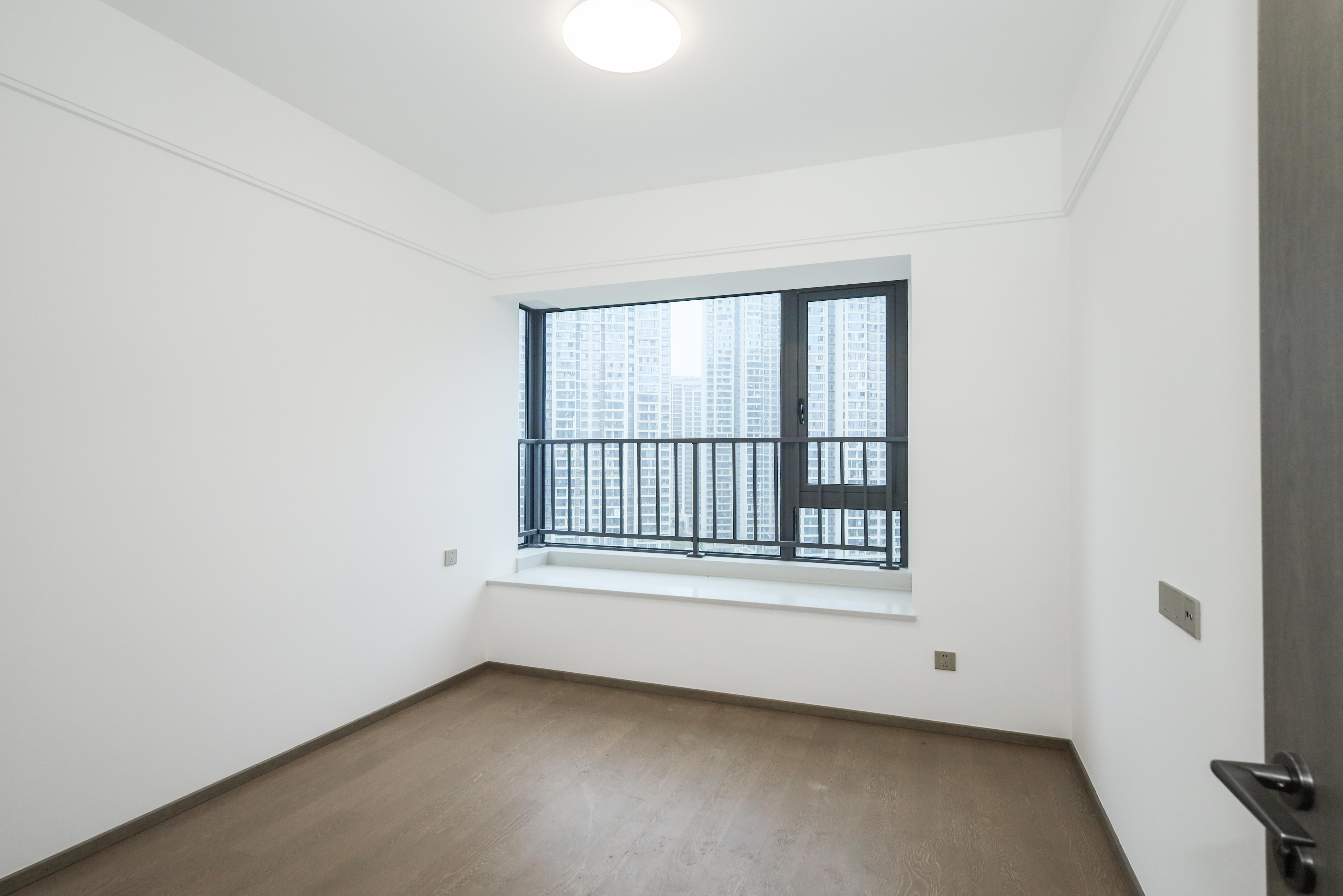 绿城招商桂语雲峯  4室2厅2卫    295.0万 绿城招商桂语雲峯  4室2厅2卫    295.0万卧室