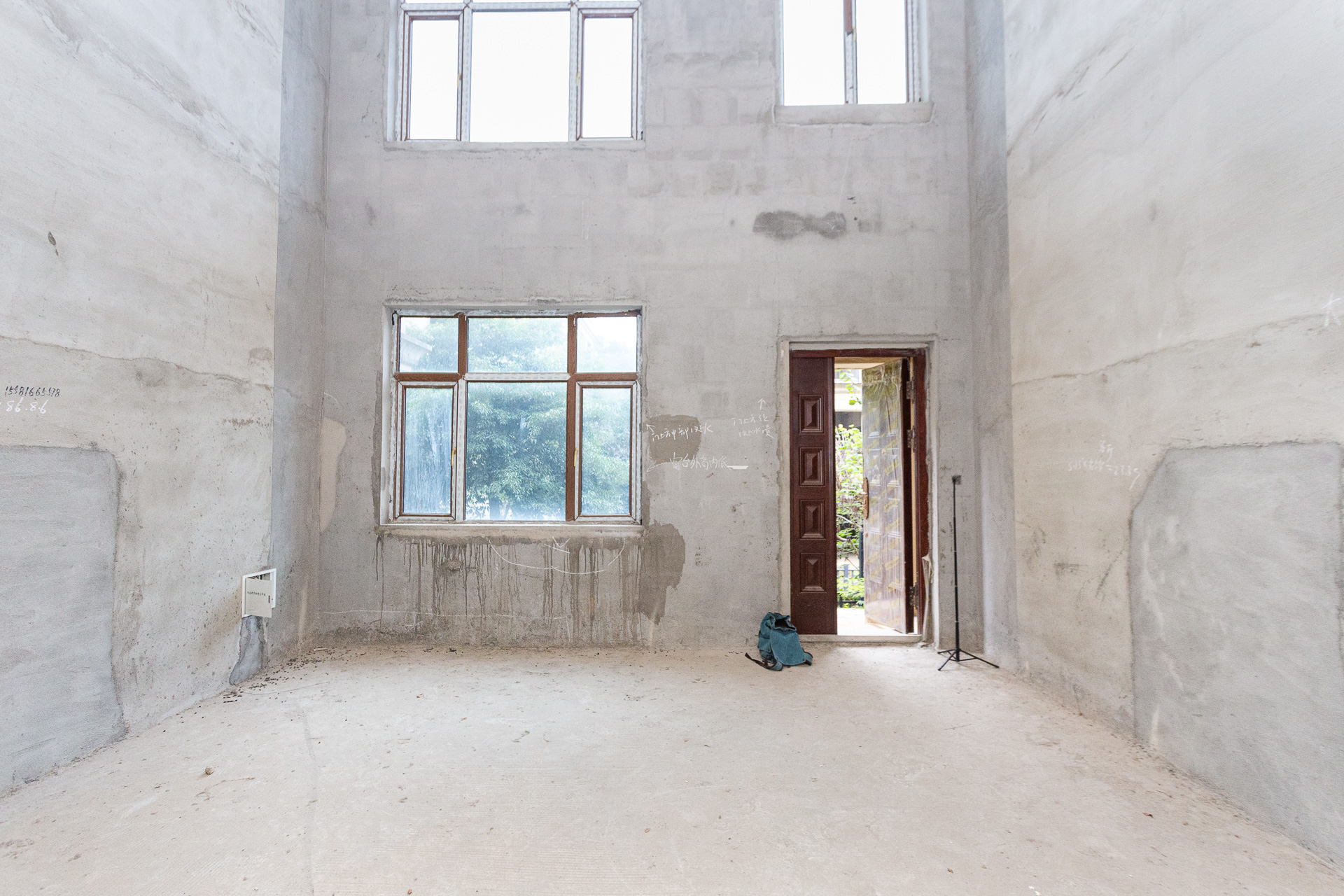 山与墅 4室2厅2卫 260.0万 山与墅 4室2厅2卫 260.0万客厅