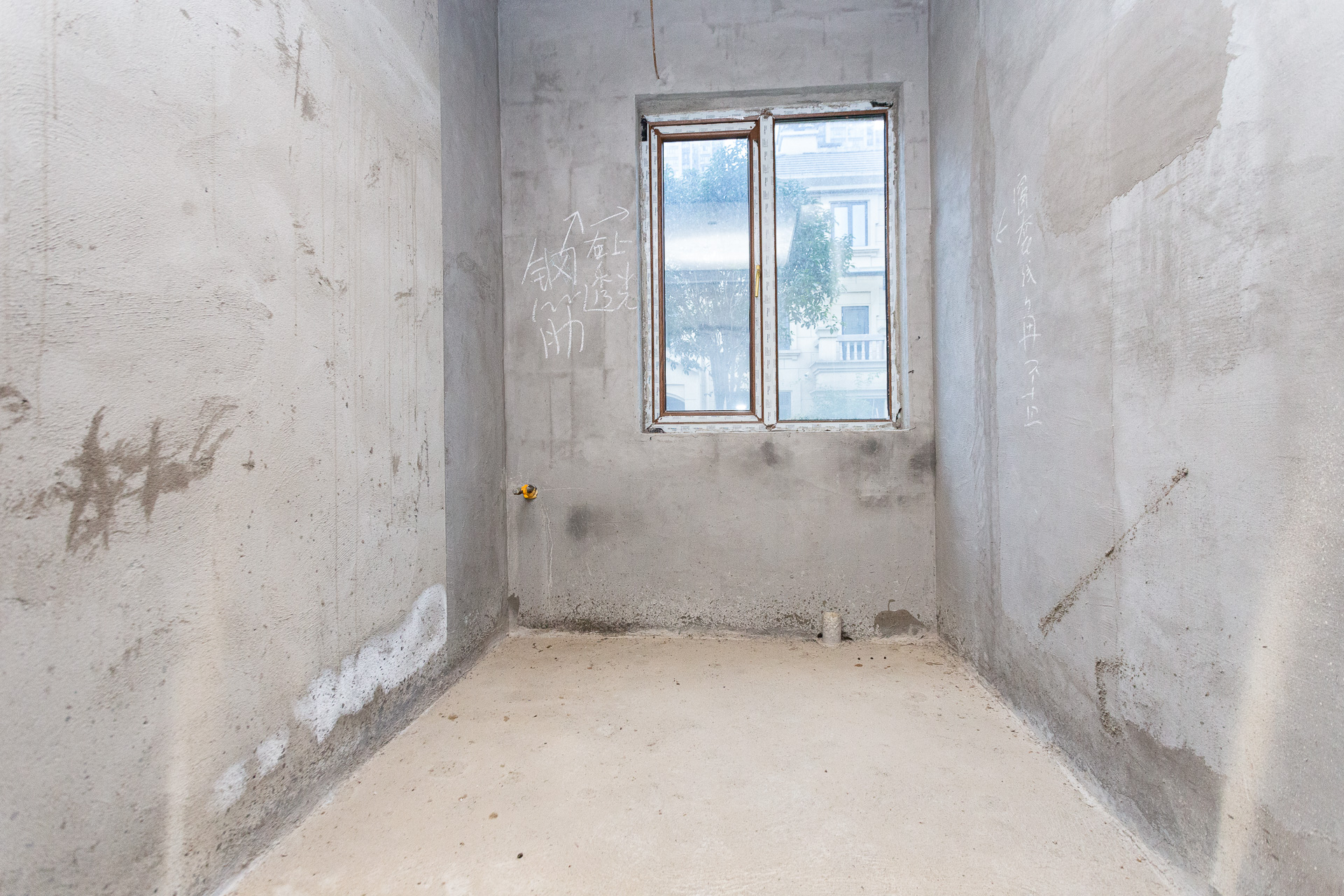 山与墅 4室2厅2卫 260.0万 山与墅 4室2厅2卫 260.0万厨房