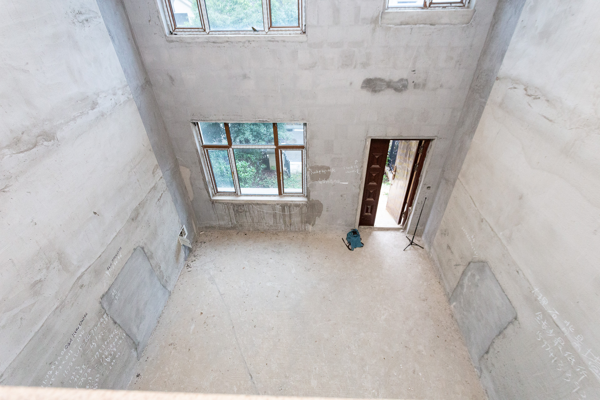 山与墅 4室2厅2卫 260.0万 山与墅 4室2厅2卫 260.0万客厅