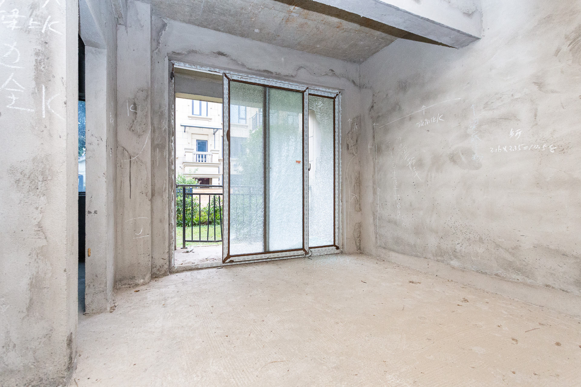 山与墅 4室2厅2卫 260.0万 山与墅 4室2厅2卫 260.0万其他