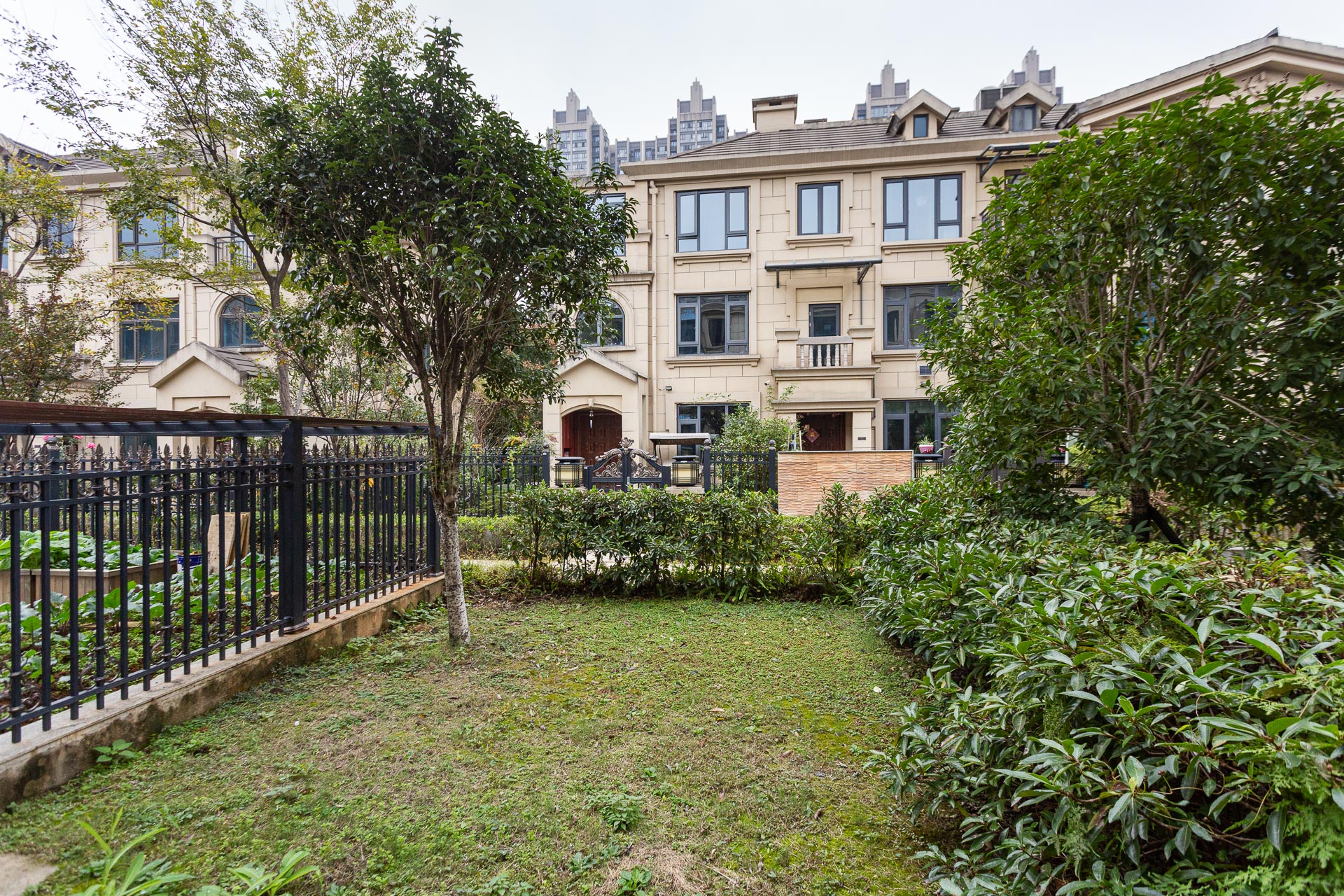 山与墅 4室2厅2卫 260.0万 山与墅 4室2厅2卫 260.0万其他