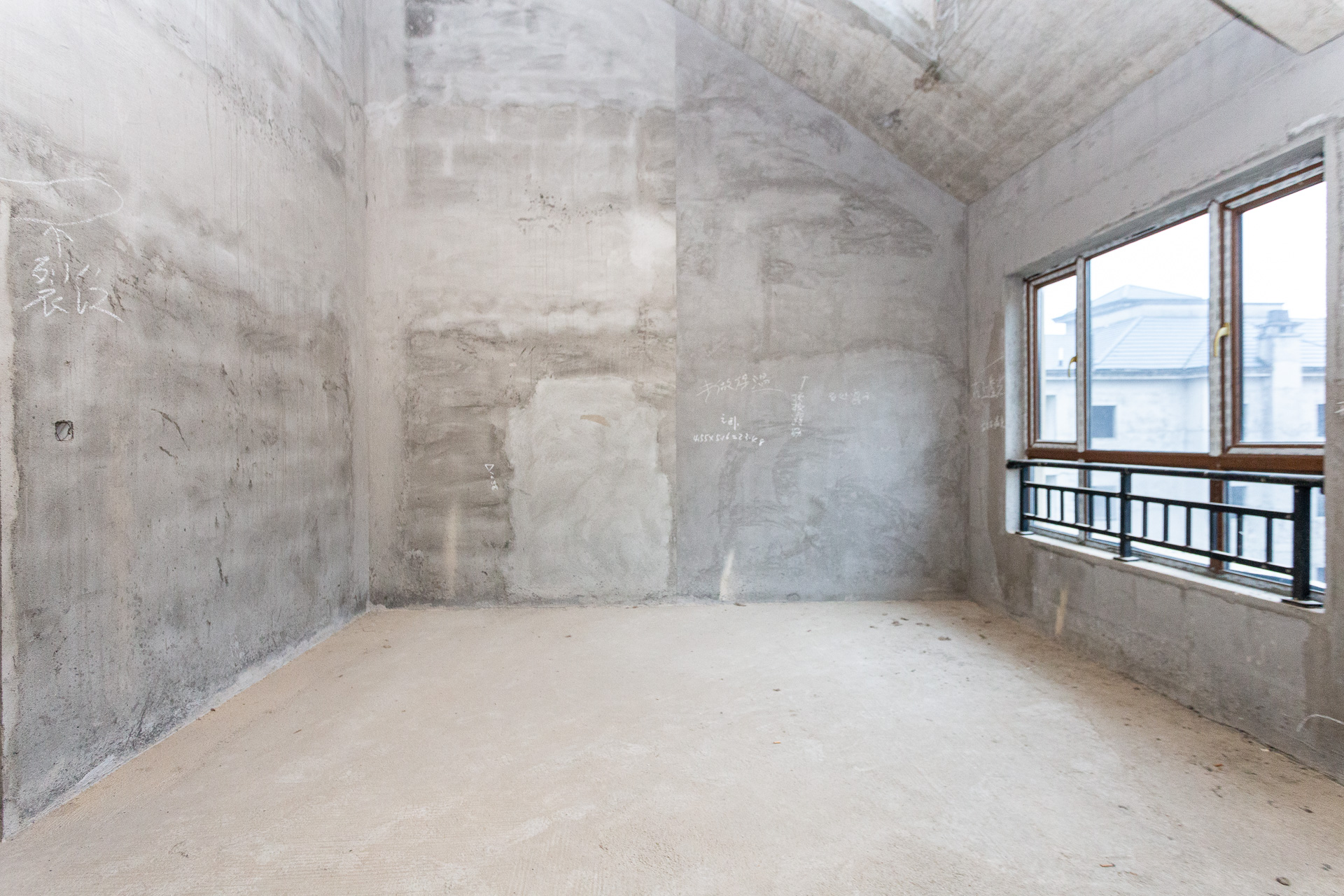 山与墅 4室2厅2卫 260.0万 山与墅 4室2厅2卫 260.0万卧室