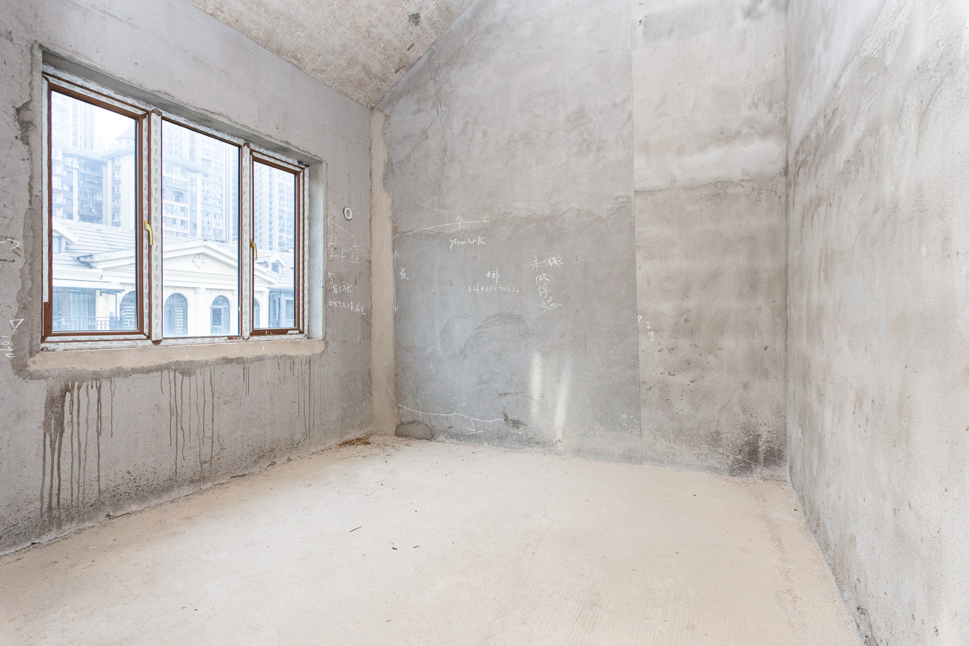 山与墅 4室2厅2卫 260.0万 山与墅 4室2厅2卫 260.0万卧室