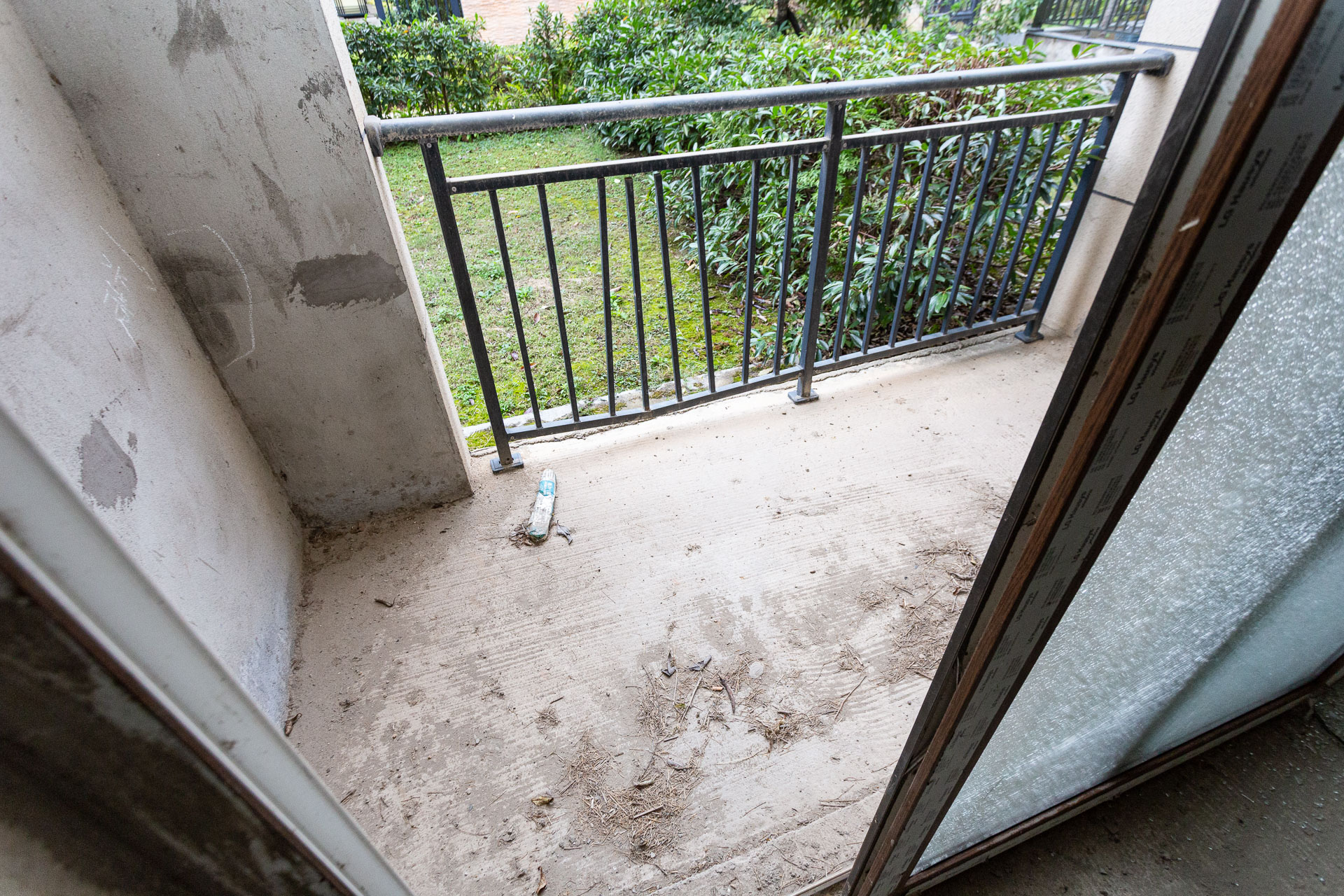 山与墅 4室2厅2卫 260.0万 山与墅 4室2厅2卫 260.0万阳台