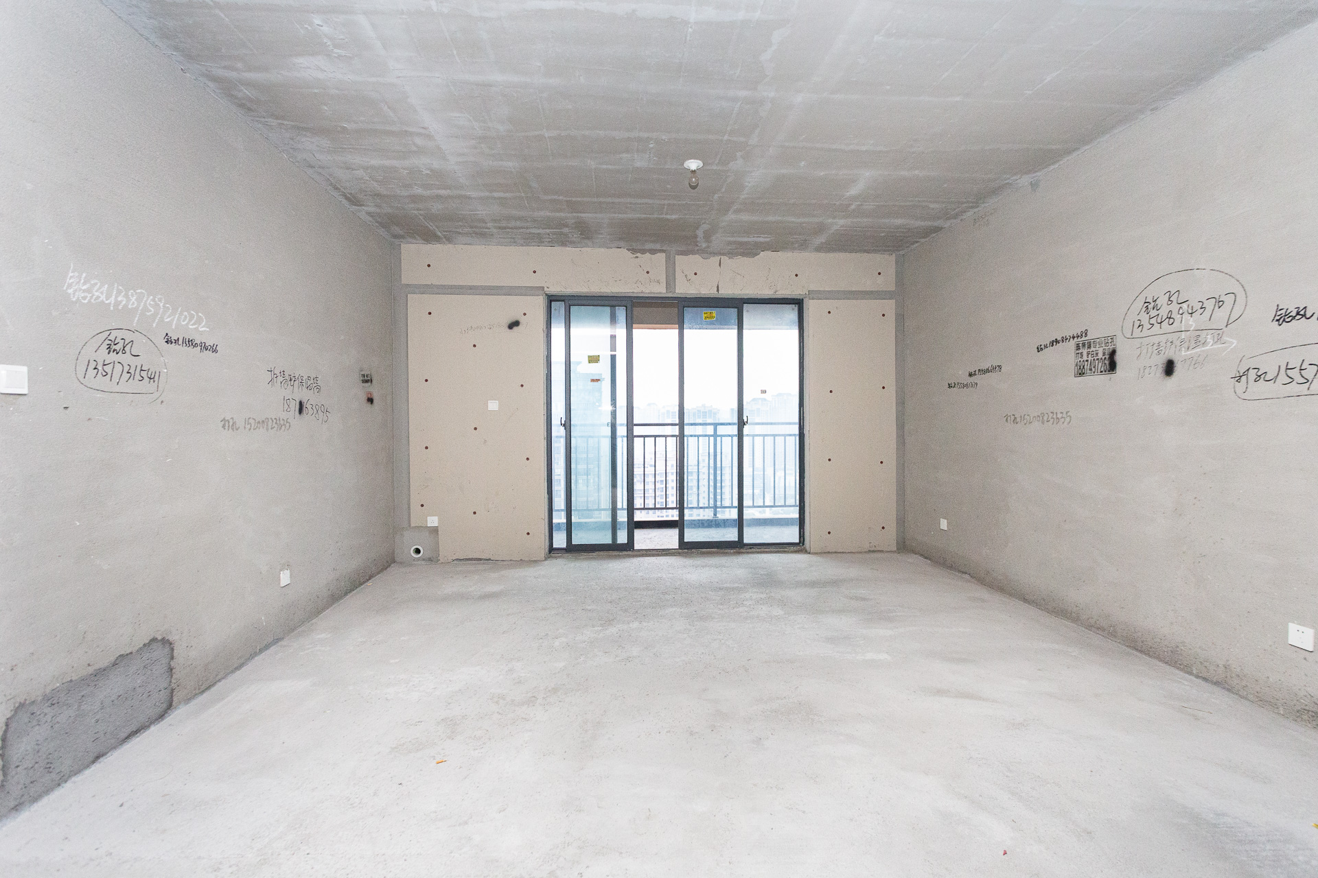 玛丽的花园(金色阳光家园)  4室2厅2卫    148.0万 玛丽的花园(金色阳光家园)  4室2厅2卫    148.0万客厅