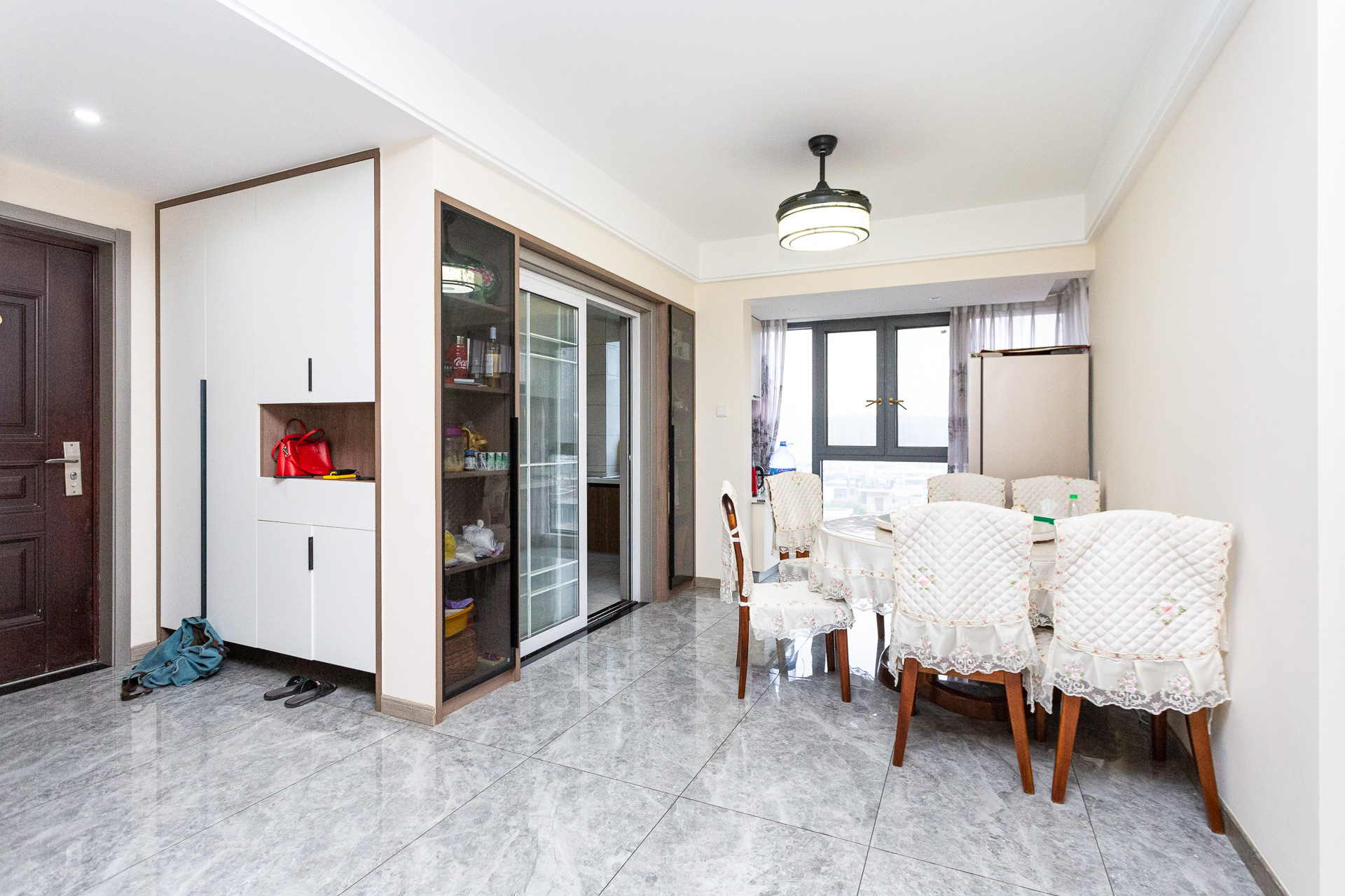 龙湖璟宸原著(龙湖紫宸) 4室2厅2卫 139.0万 龙湖璟宸原著(龙湖紫宸) 4室2厅2卫 139.0万客厅