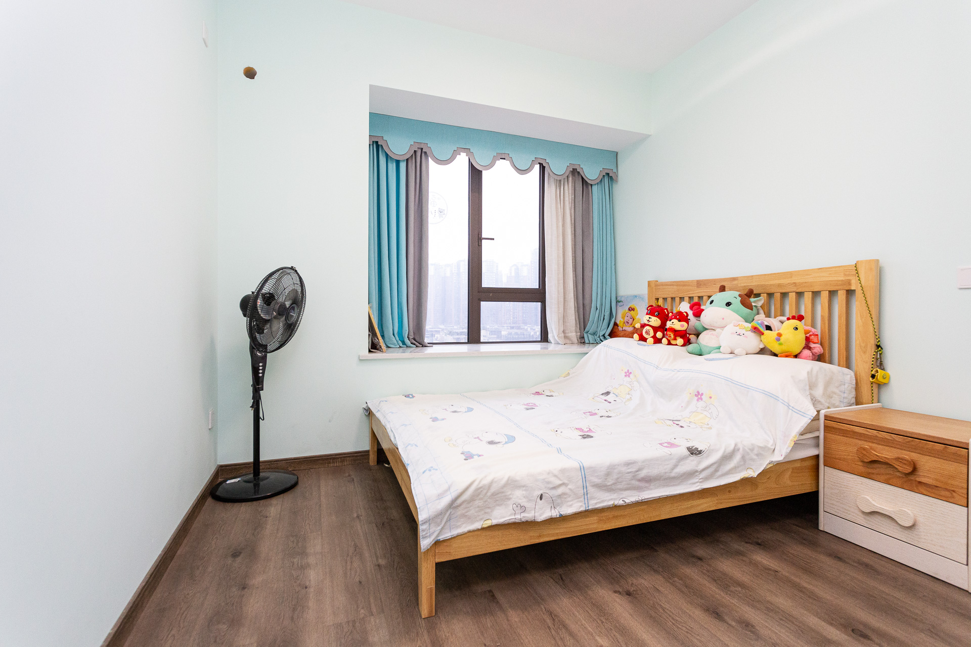 龙湖璟宸原著(龙湖紫宸) 4室2厅2卫 139.0万 龙湖璟宸原著(龙湖紫宸) 4室2厅2卫 139.0万卧室