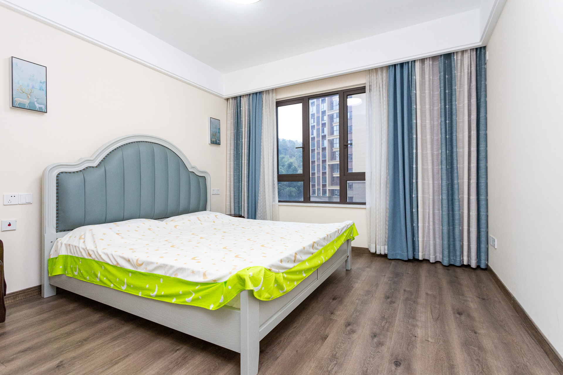 龙湖璟宸原著(龙湖紫宸) 4室2厅2卫 139.0万 龙湖璟宸原著(龙湖紫宸) 4室2厅2卫 139.0万卧室