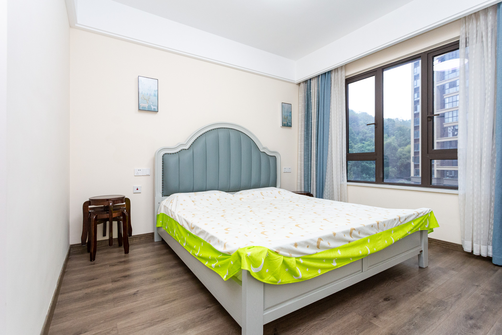 龙湖璟宸原著(龙湖紫宸) 4室2厅2卫 139.0万 龙湖璟宸原著(龙湖紫宸) 4室2厅2卫 139.0万卧室