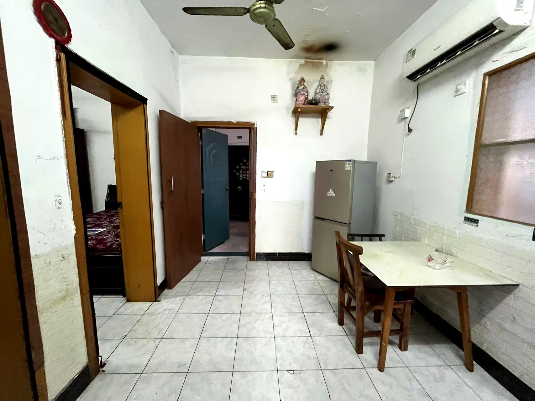 野鸭冲(新屋街) 2室1厅1卫 16.8万 野鸭冲(新屋街) 2室1厅1卫 16.8万室内图