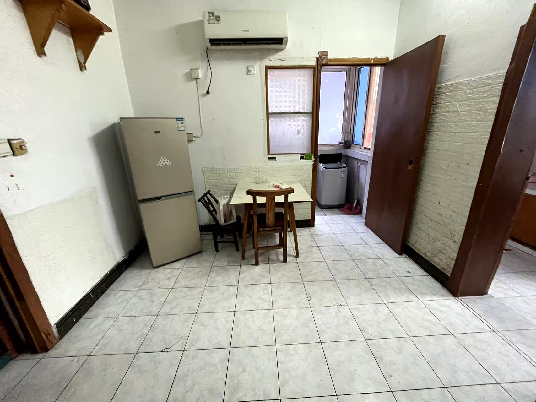 野鸭冲(新屋街) 2室1厅1卫 16.8万 野鸭冲(新屋街) 2室1厅1卫 16.8万室内图