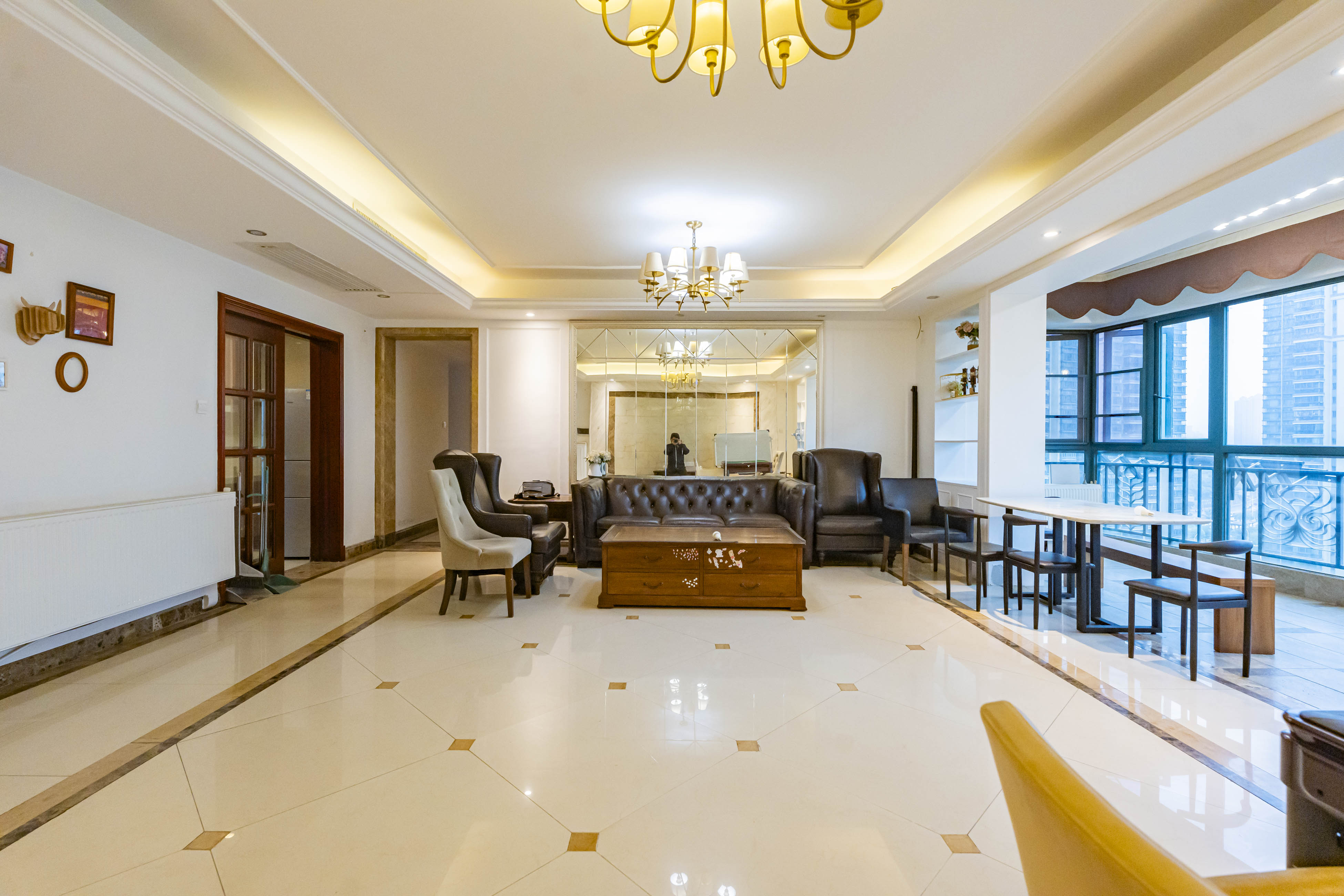 恒大雅苑 4室2厅2卫 198.0万 恒大雅苑 4室2厅2卫 198.0万客厅